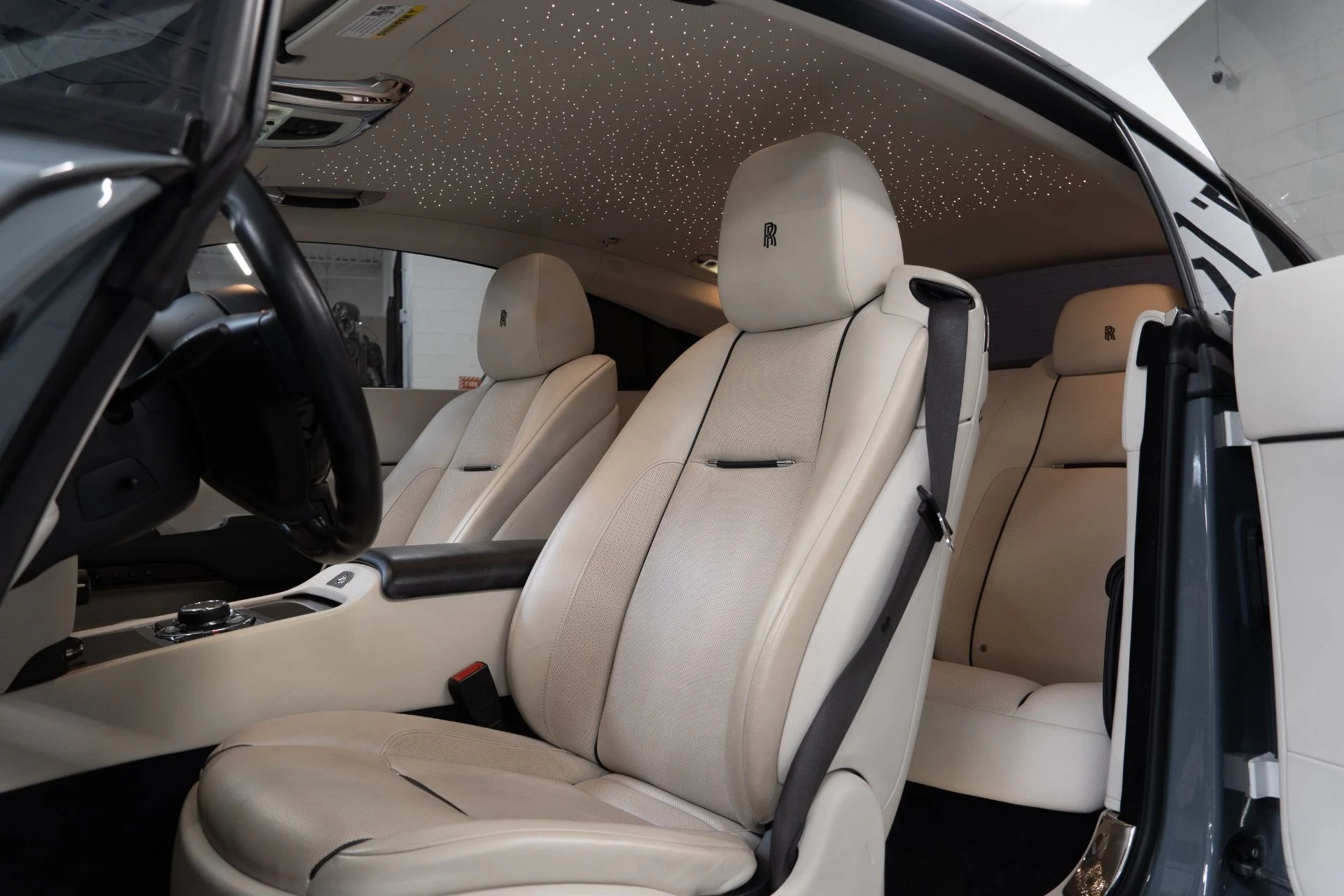 mph010_283396553_Used_2016_Rolls_Royce_Wraith_1761860600_933614bad4