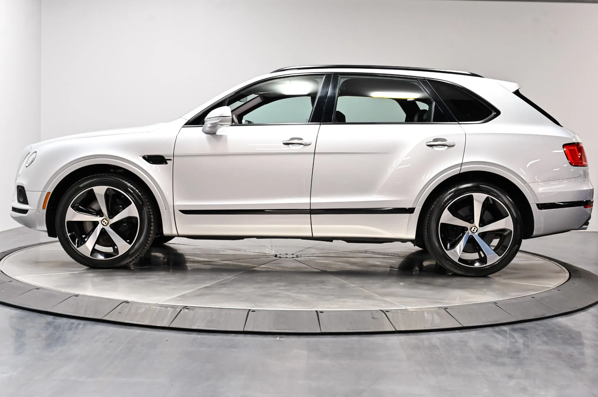 mph010_2834253150_Used_2019_Bentley_Bentayga_V8_1790790917_fa747e229a