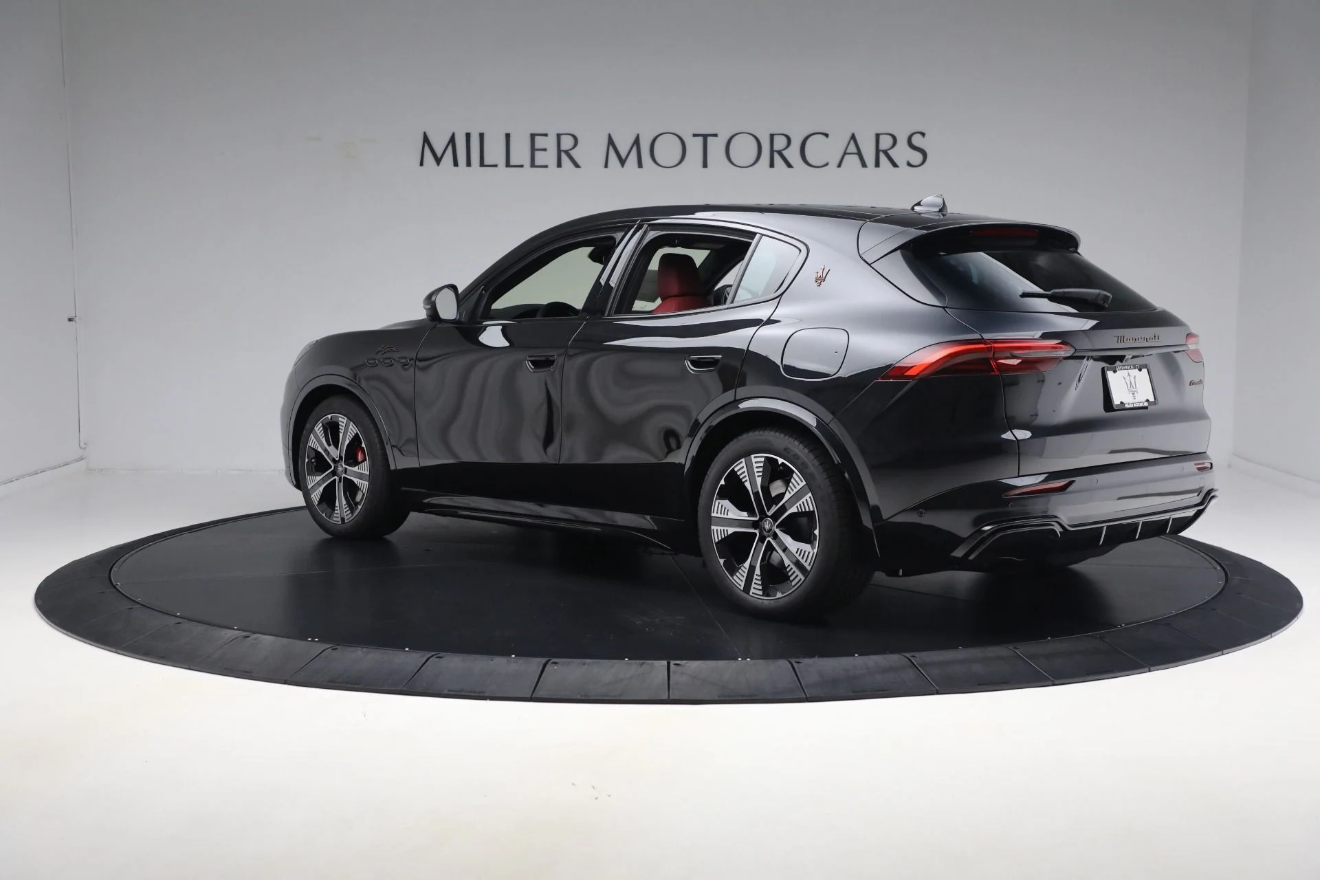 mph010_2837695048_New_2025_Maserati_Grecale_Folgore_b885b38cba