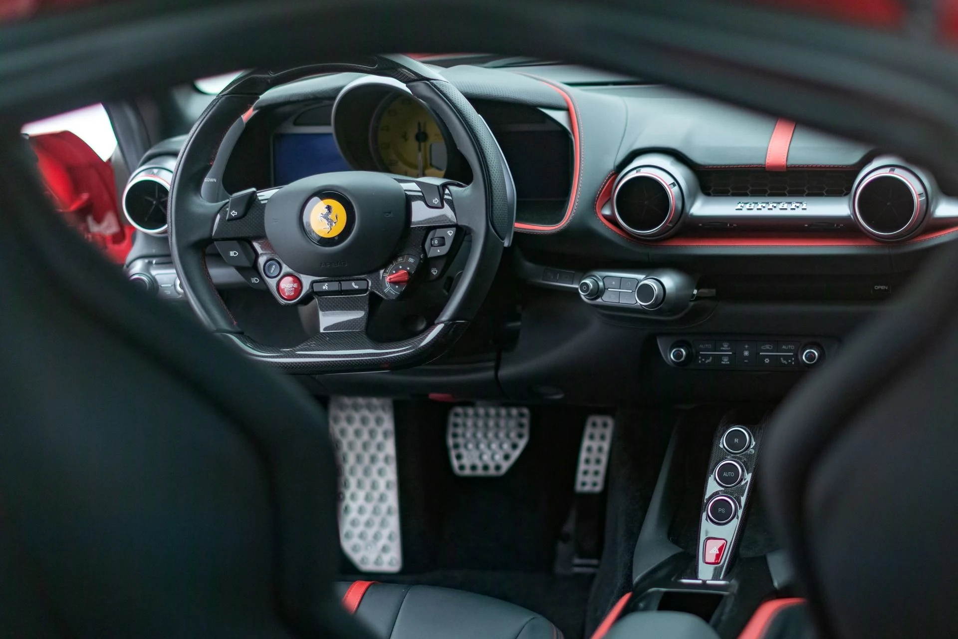 mph010_2848597005_Used_2020_Ferrari_812_Superfast_1765217828_0f8367baf8