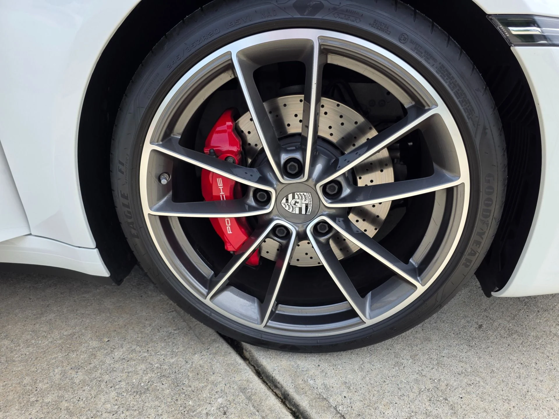 mph010_2852445827_Used_2020_Porsche_911_Carrera_S_1758229270_0aa6eabd3e