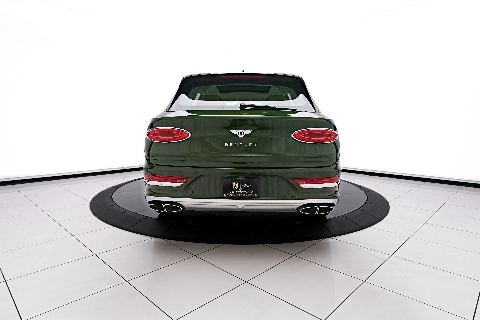 mph010_2864421100_Used_2023_Bentley_Bentayga_EWB_1754782396_1e30d5b710
