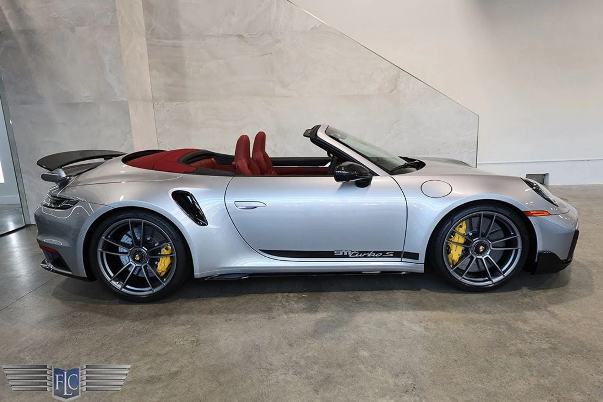 mph010_2865210897_used_2024_porsche_911_turboscabriolet_9689_22937048_11_1024_8bae6365fd