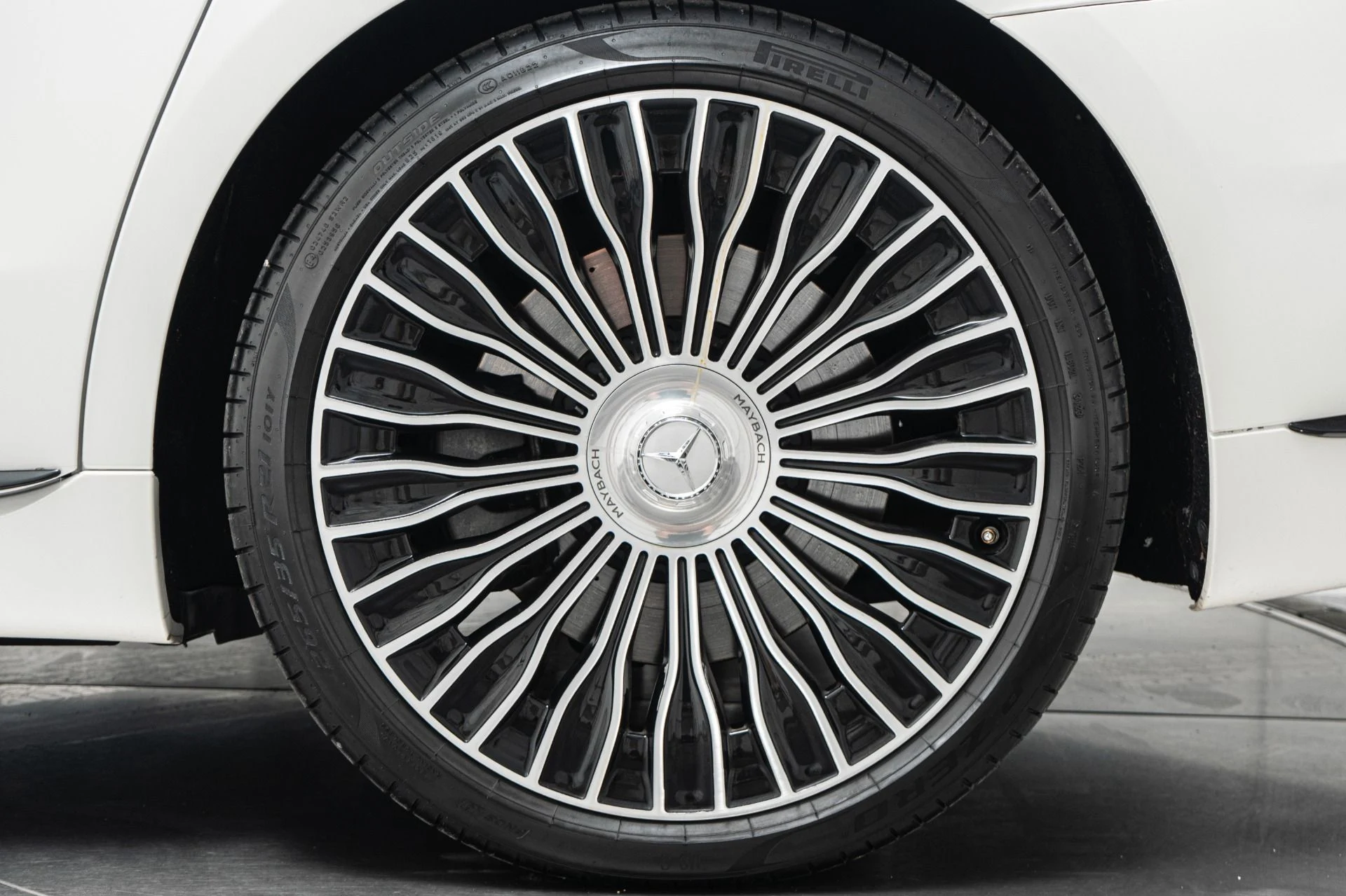 mph010_2868503506_Used_2021_Mercedes_Benz_Maybach_S_580_4_MATIC_Factory_Two_Tone_paint_Executive_Rear_Seat_Package_Bottle_Chiller_1776288092_b66fc042e8