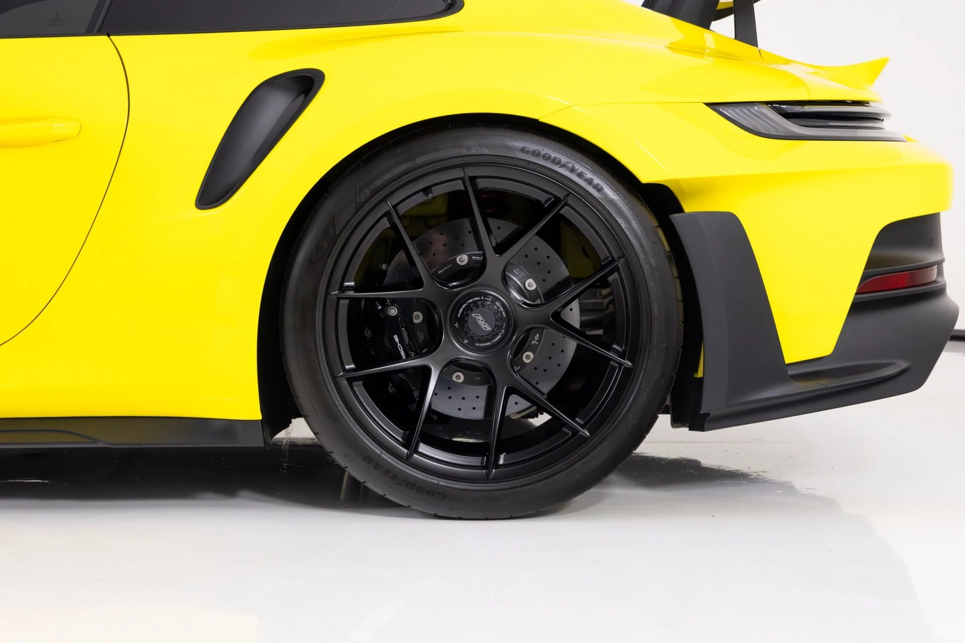 mph010_2878756015_Used_2024_Porsche_911_GT_3_RS_1770767527_8c5aa7826f