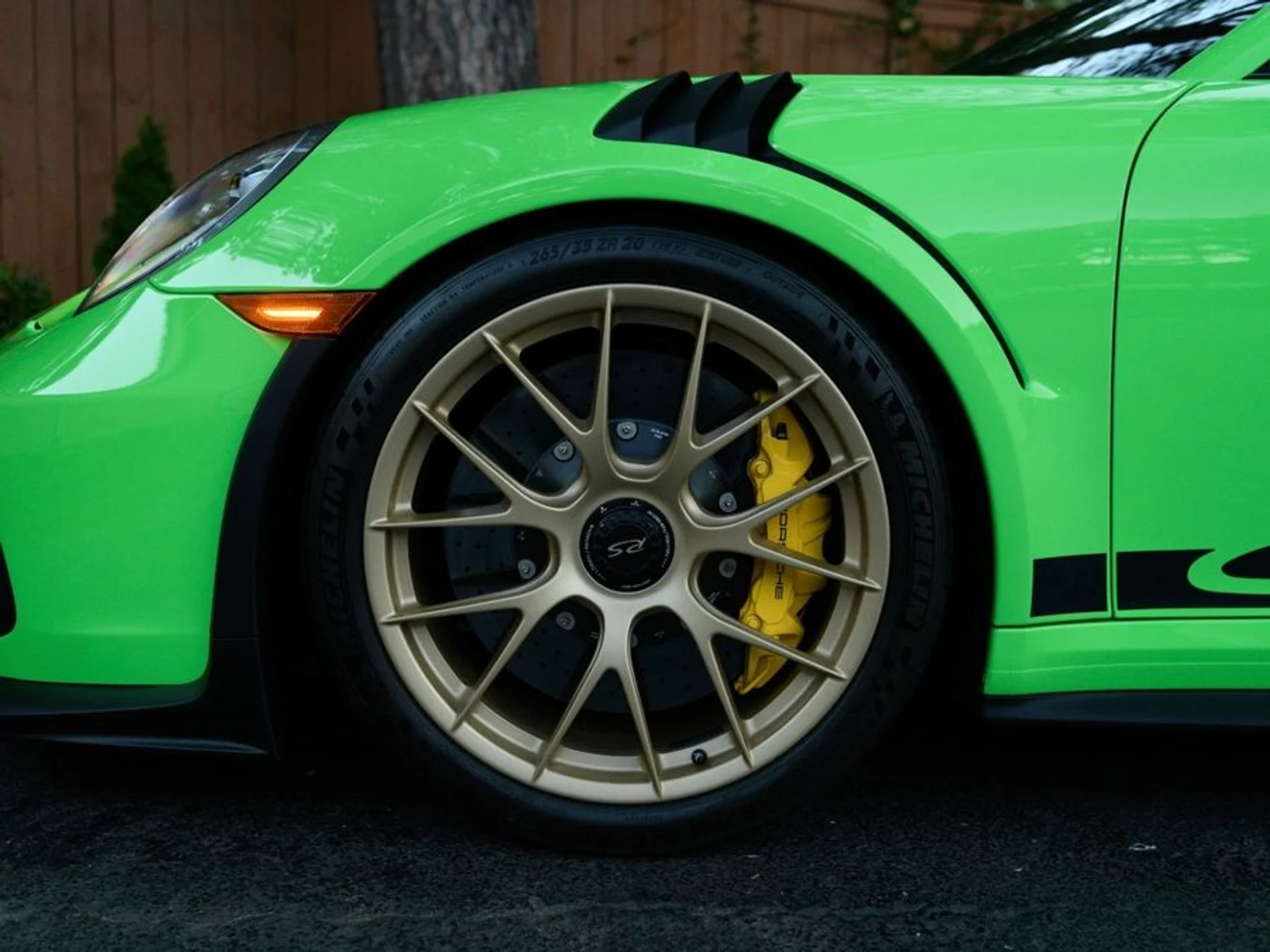 mph010_2879961506_c26fef68_1f18_42c4_8b70_4238c520be78_6b7c95a731