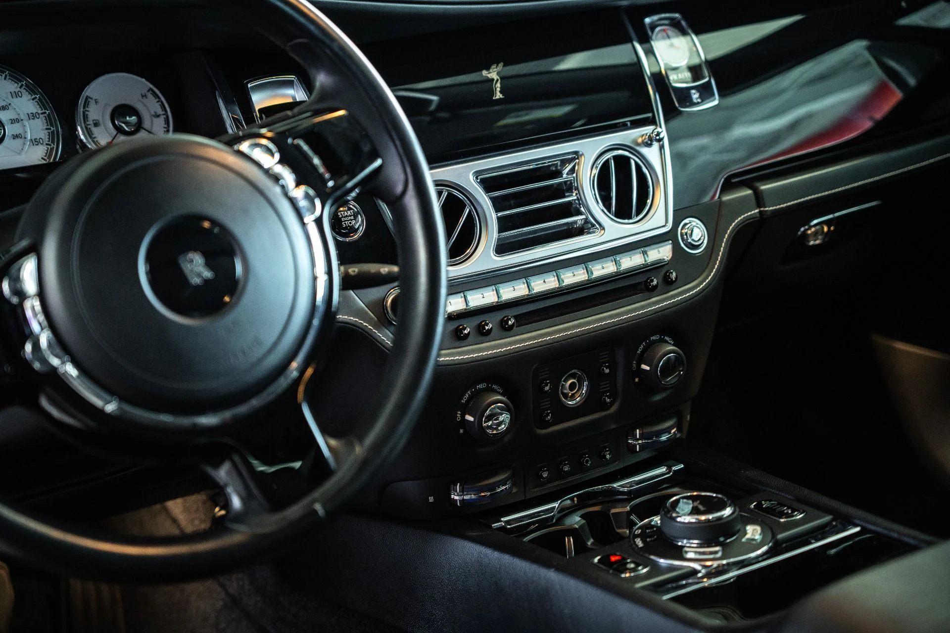 mph010_2880017832_Used_2016_Rolls_Royce_Wraith_1769478501_28ec1e5e95