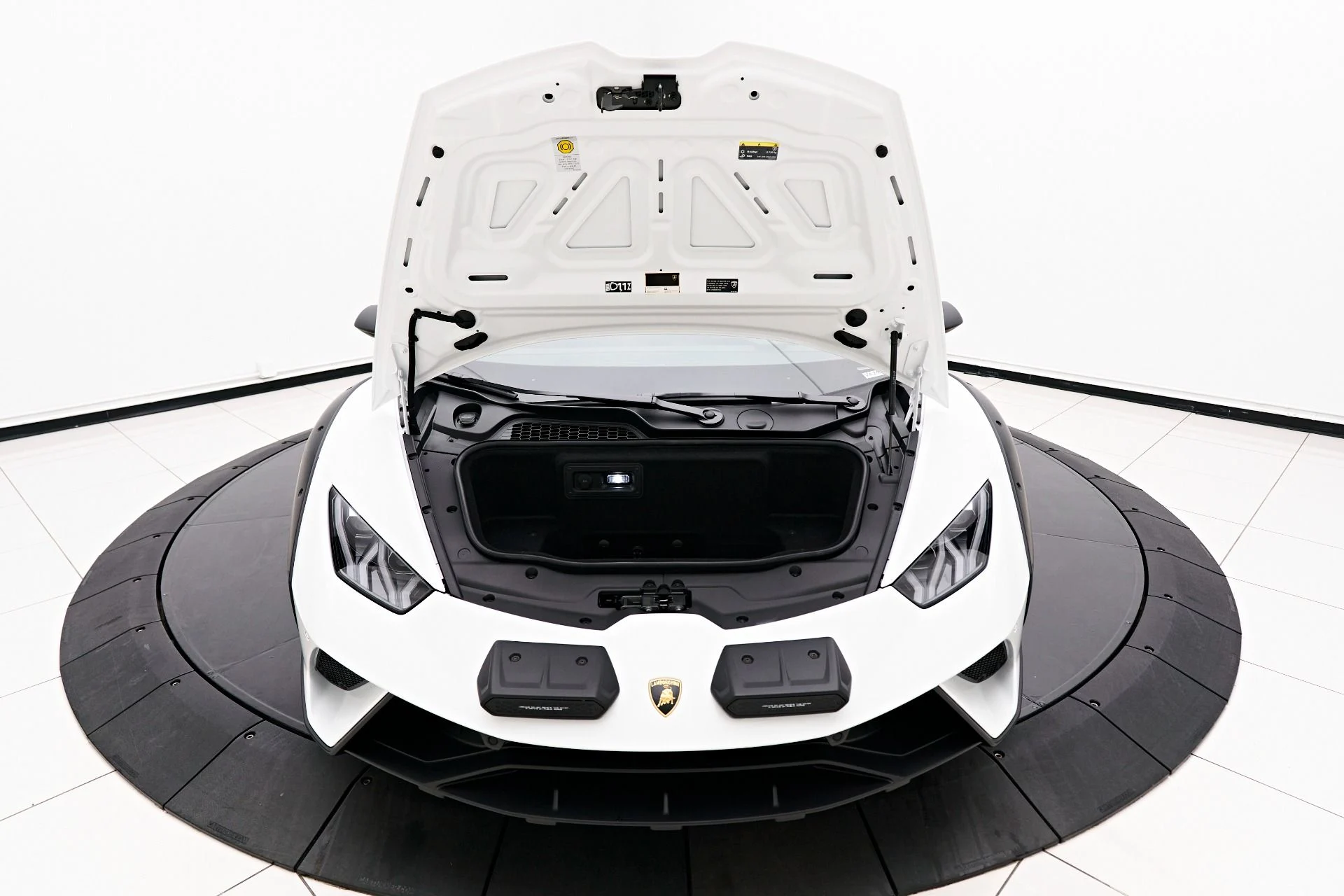 mph010_2885221039_Used_2023_Lamborghini_Huracan_Sterrato_Base_1708481025_fc3e3b5039