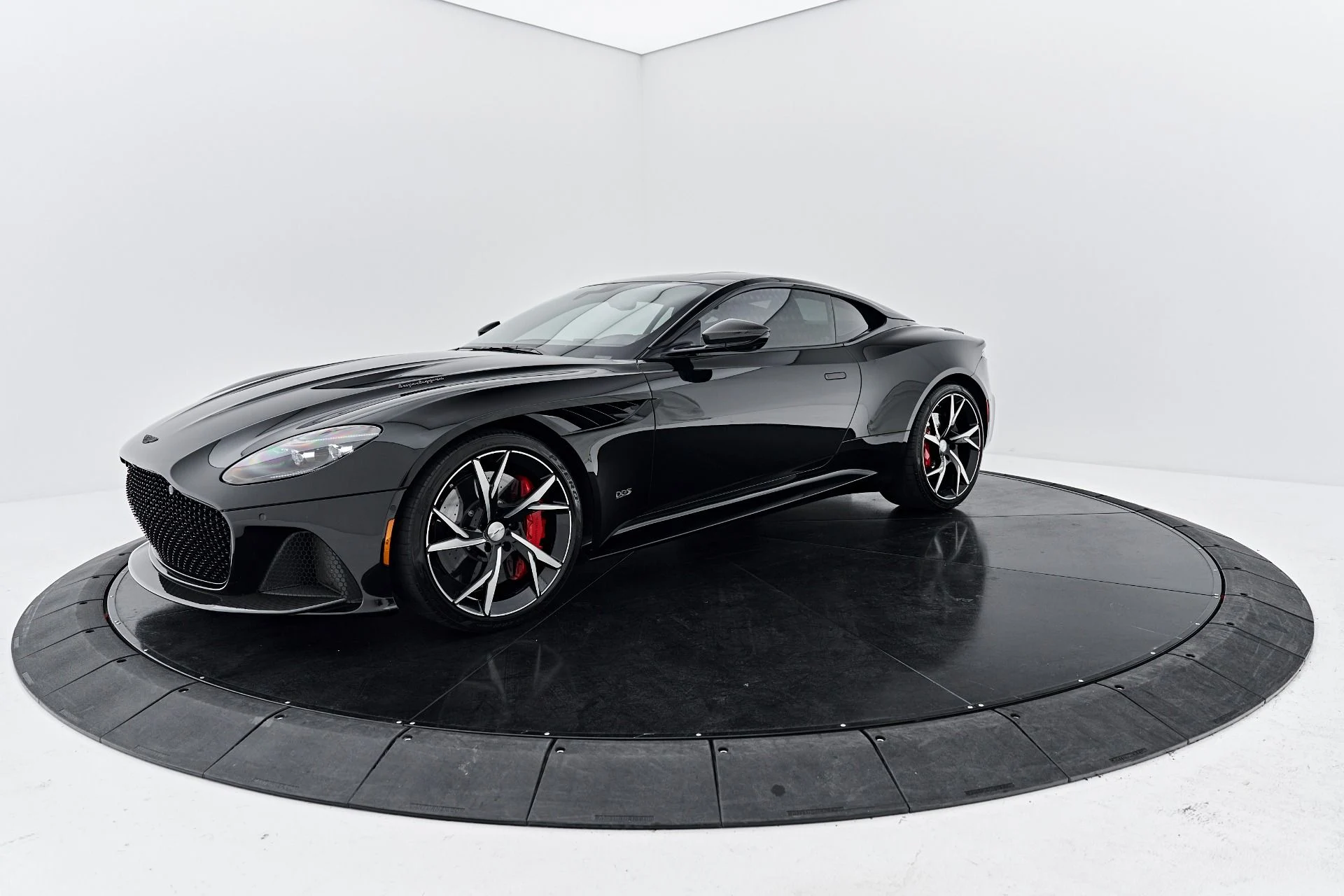 mph010_2887728723_Used_2019_Aston_Martin_DBS_Superleggera_1791337401_0c9a7abde8