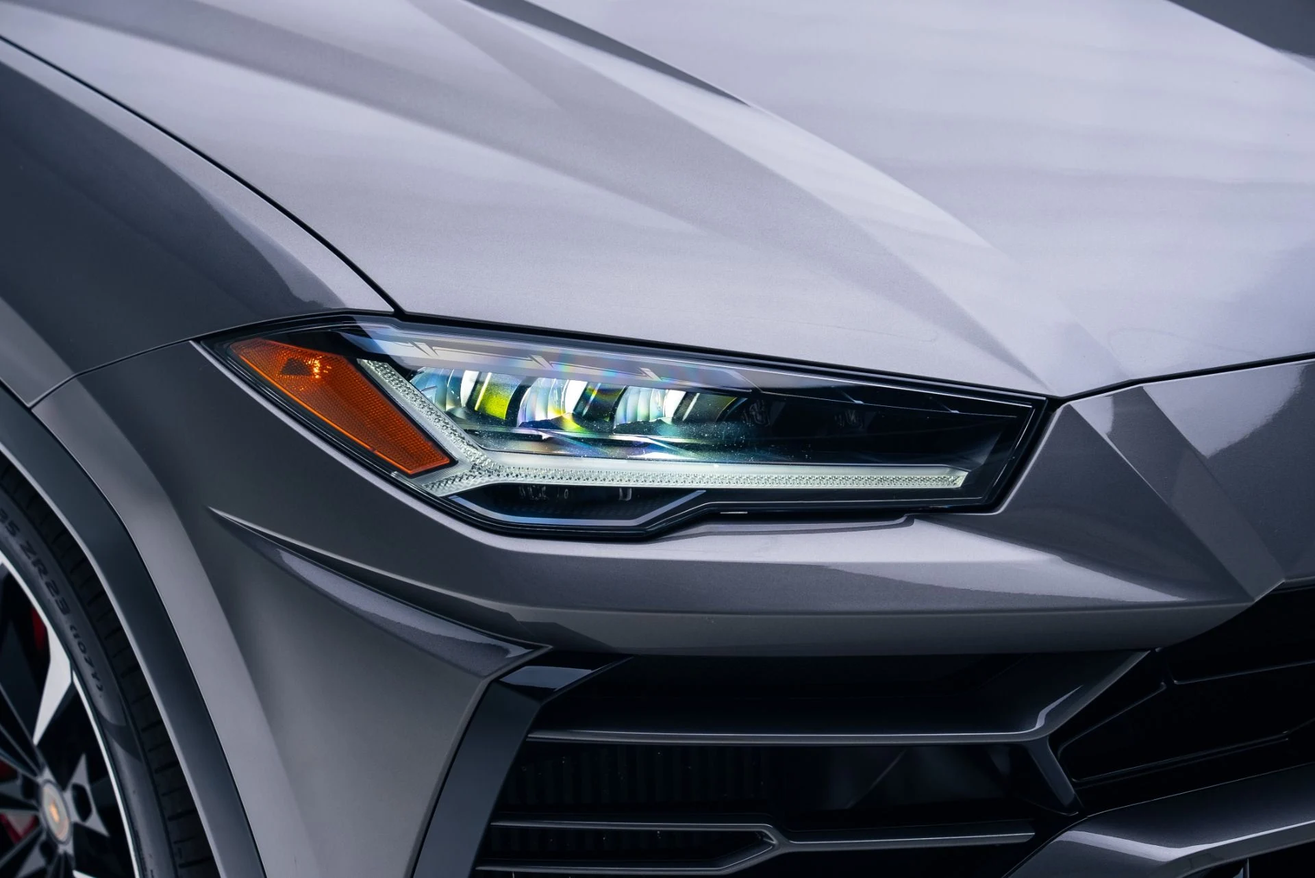 mph010_2889674233_Used_2021_Lamborghini_Urus_1764807920_eaf49b06da