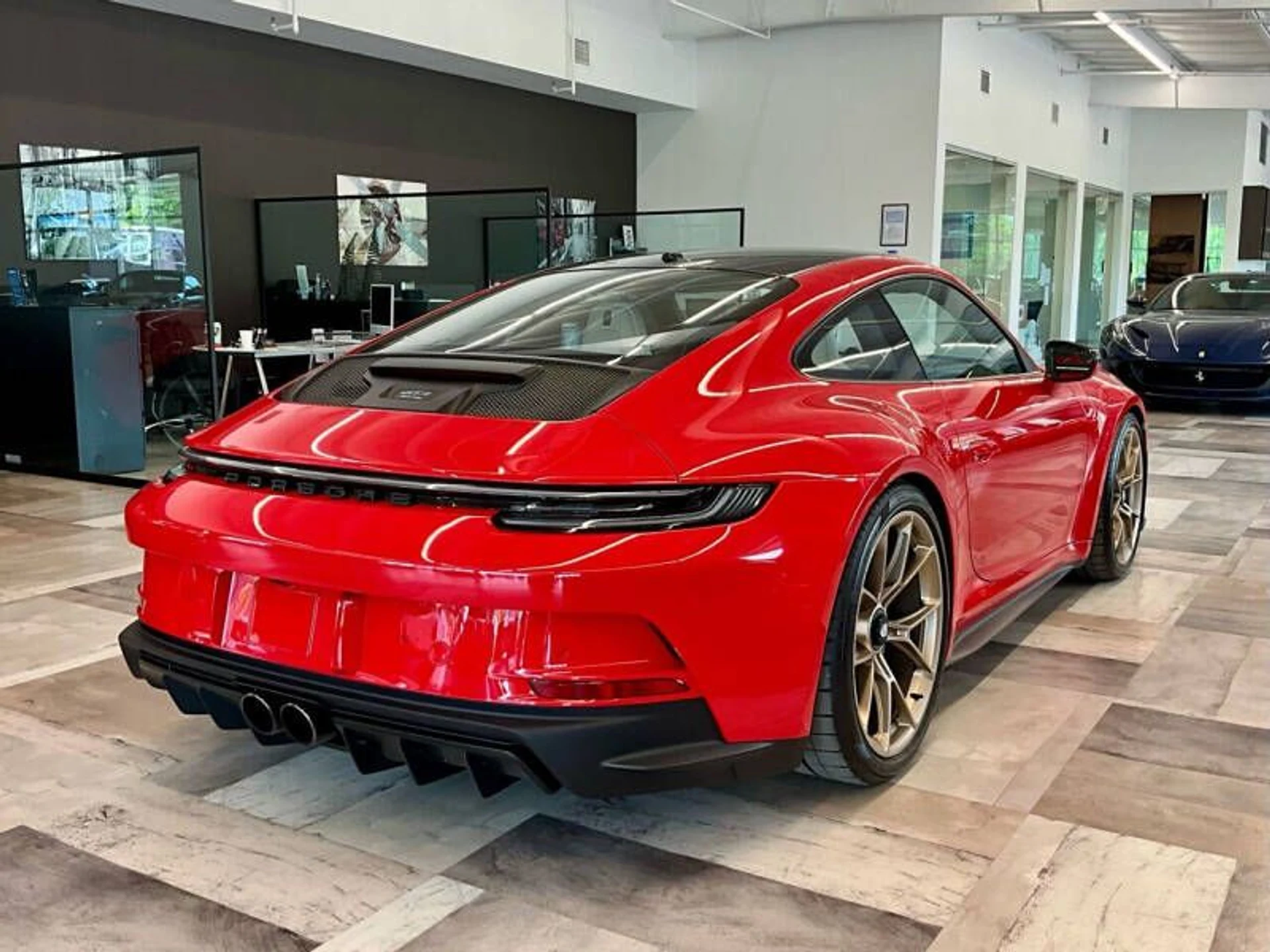 mph010_2891704885_2022_porsche_911_gt3_2dr_coupe_e59e5d8120