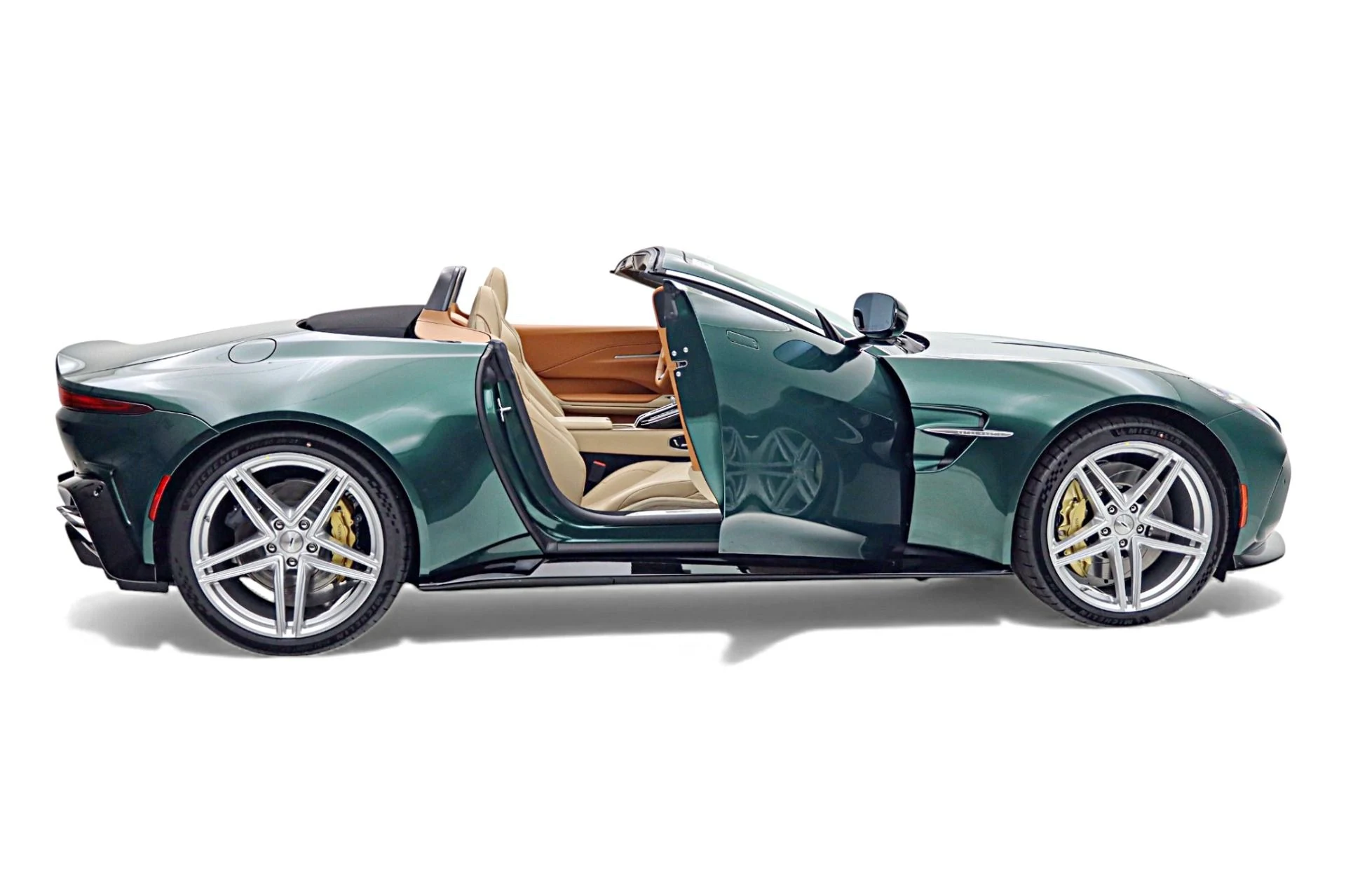 mph010_2894365364_New_2026_Aston_Martin_Vantage_Roadster_bbead438c0