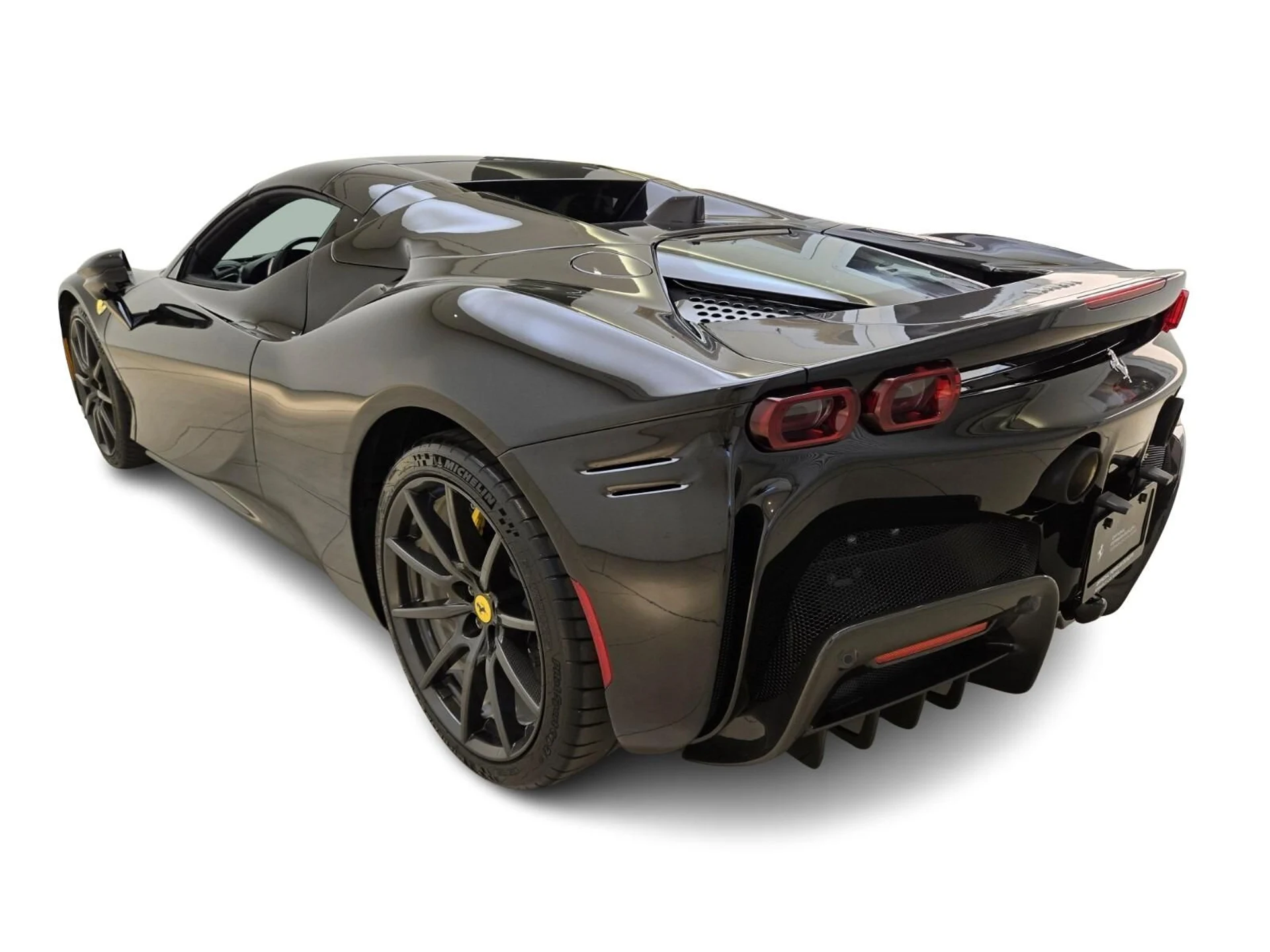 mph010_2896477776_Used_2023_Ferrari_SF_90_Spider_1762329119_486e5697df
