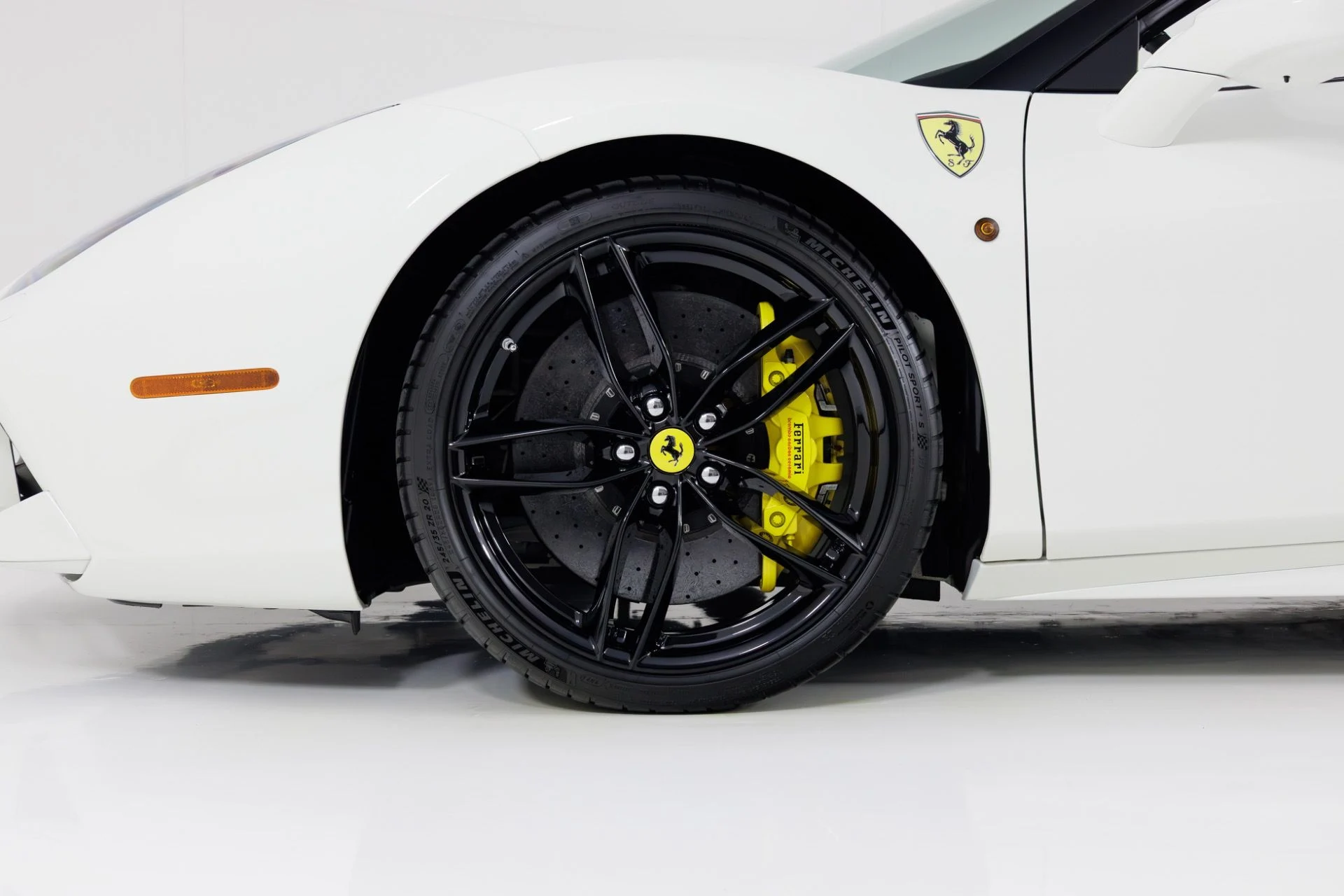 mph010_2903051456_Used_2018_Ferrari_488_Spider_1768934430_32d55cfaf7