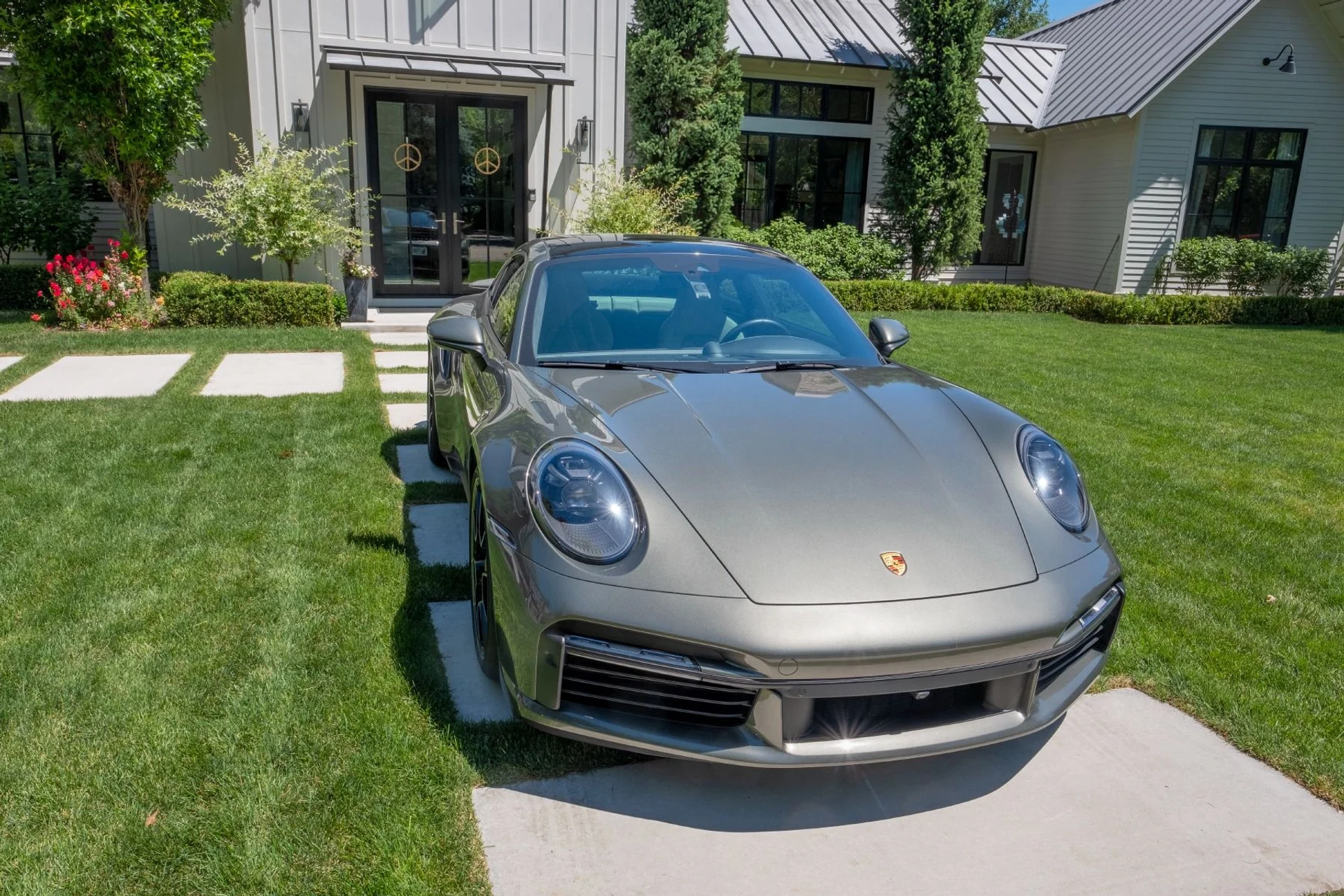 mph010_2907191413_Used_2021_Porsche_911_Turbo_S_1780951392_2c90a27455