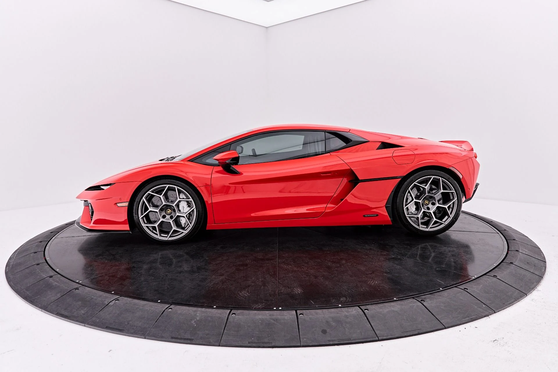 mph010_2907828175_Used_2026_Lamborghini_Temerario_Base_1792011519_088d475bae