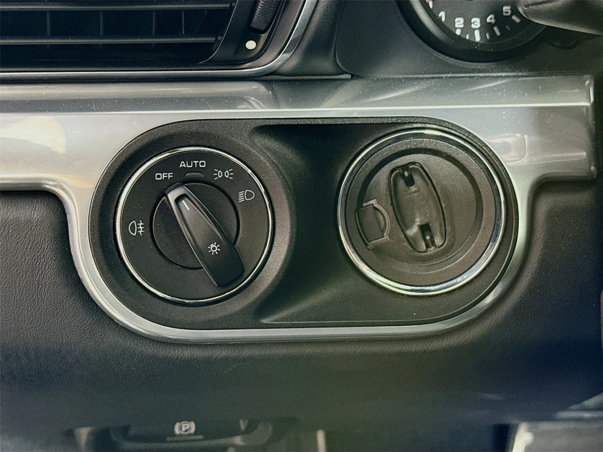 mph010_2909115992_11_a60d2c1f81