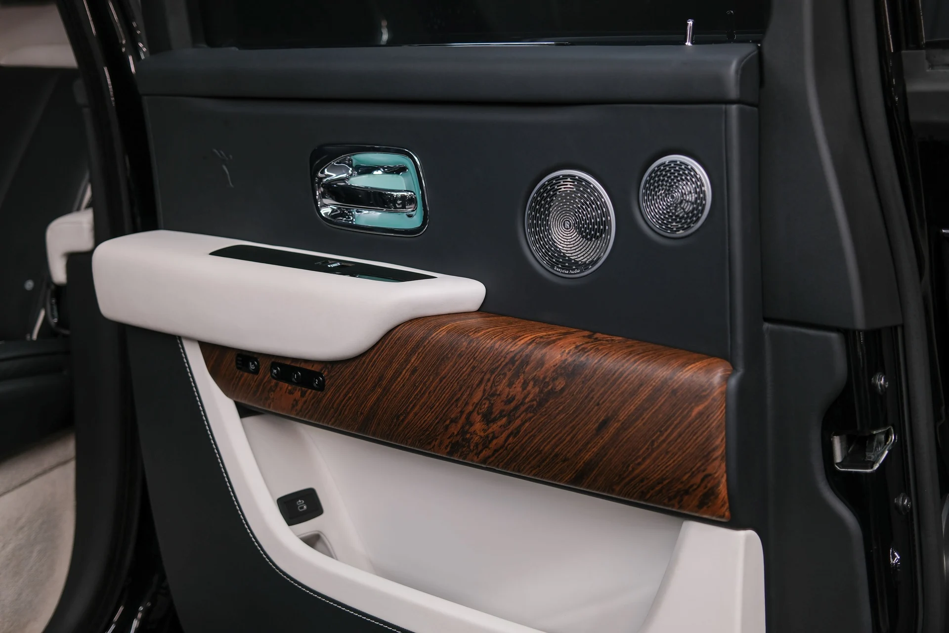 mph010_2914590006_a0d7693f_a7af_4672_aa50_07e1d10a65b8_3c8a70d55f