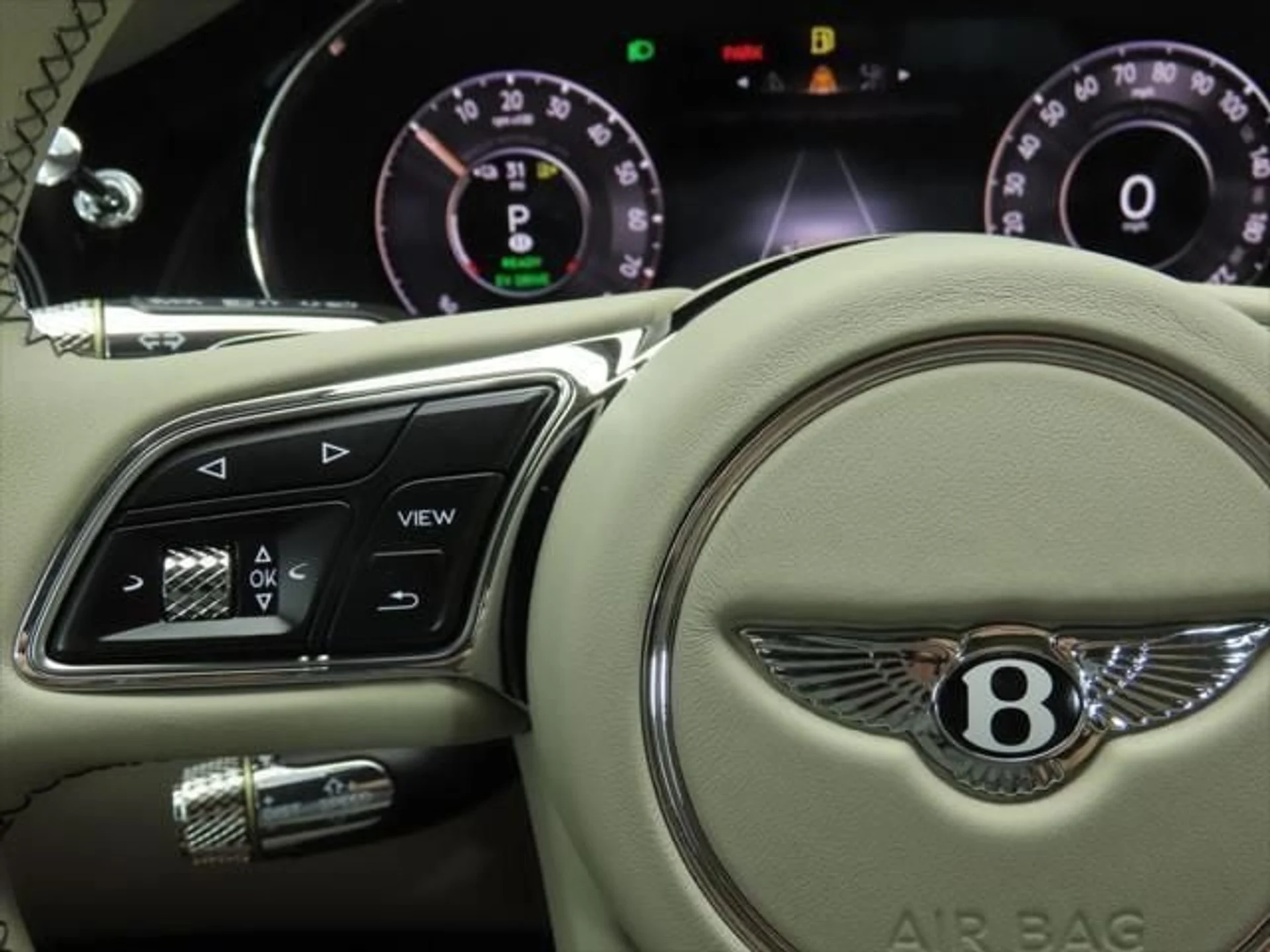 mph010_2915759593_used_2025_bentley_flying_spur_blackeditionsedan_8119_23021249_11_640_5fae9b609f