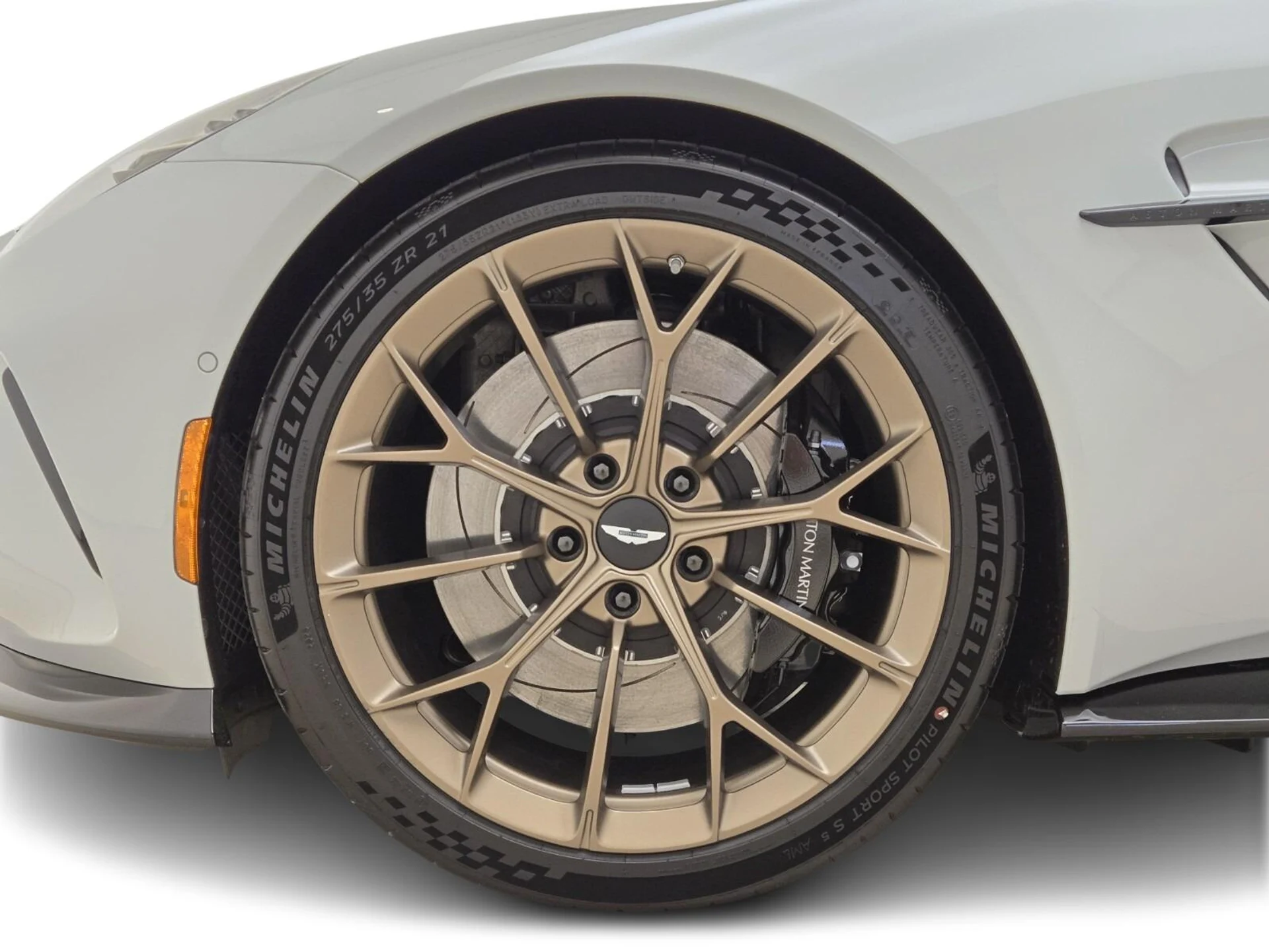 mph010_2926142561_New_2026_Aston_Martin_Vantage_1768889958_fc3e9347ae