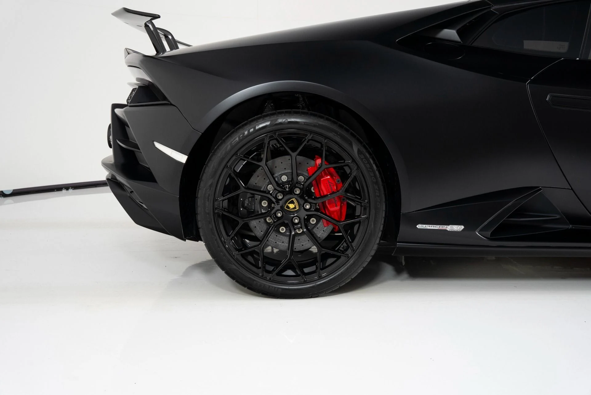 mph010_2929150664_Used_2022_Lamborghini_Huracan_EVO_1745010928_a0eb97c22f
