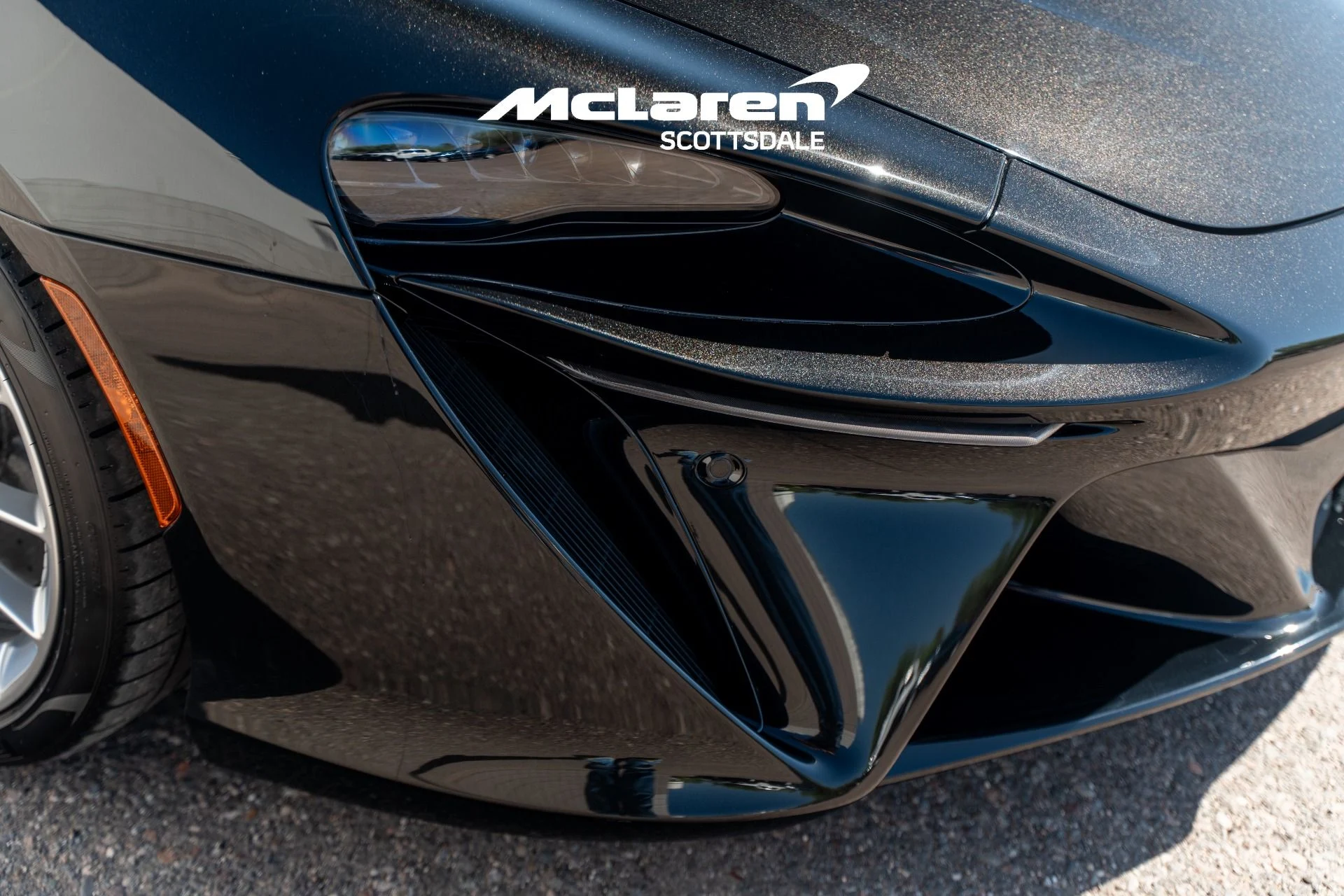 mph010_2932354652_Used_2025_MCLAREN_ARTURA_1759477334_7f67c8132c