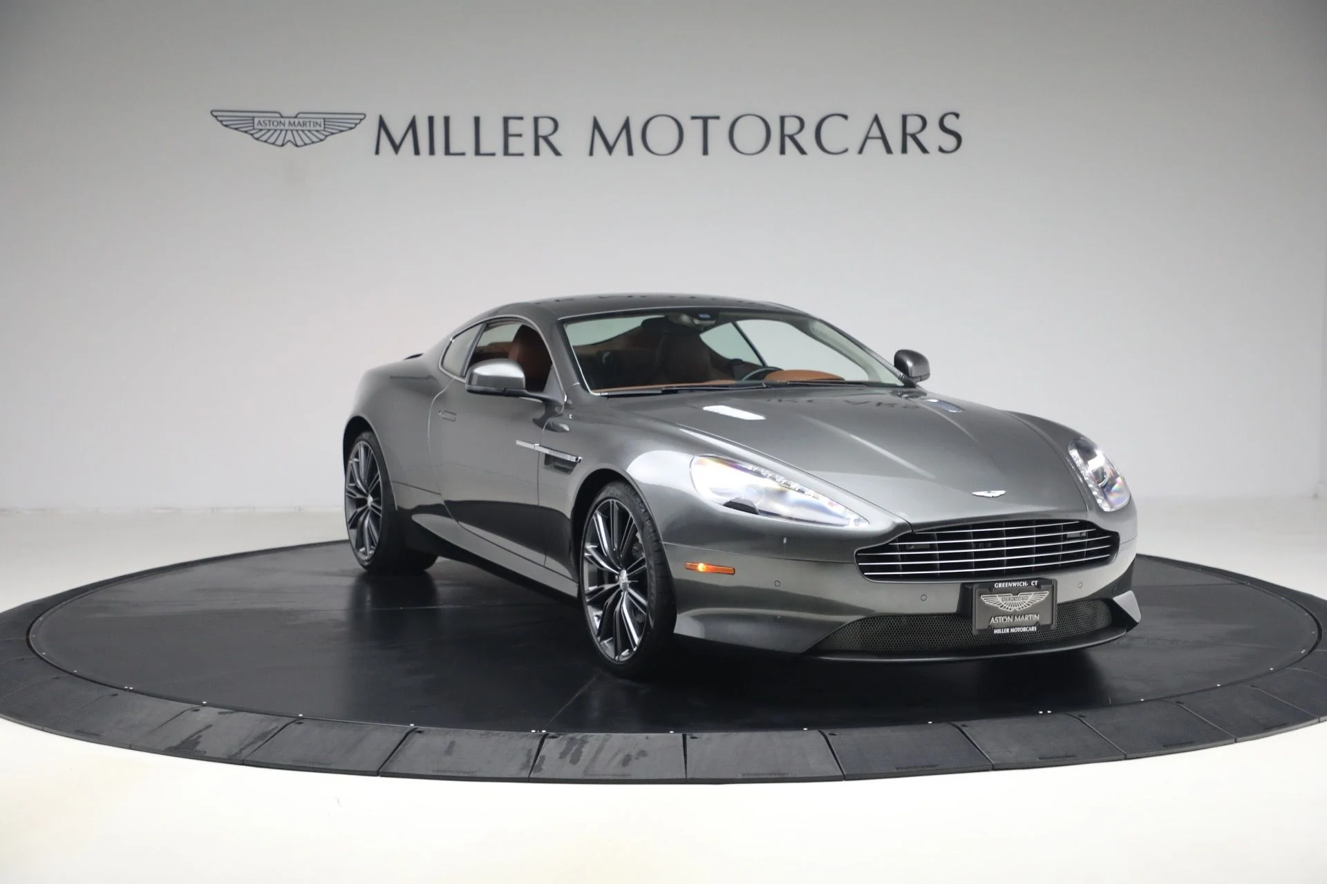 mph010_293990861_Used_2014_Aston_Martin_DB_9_1789160232_6e2e199d94