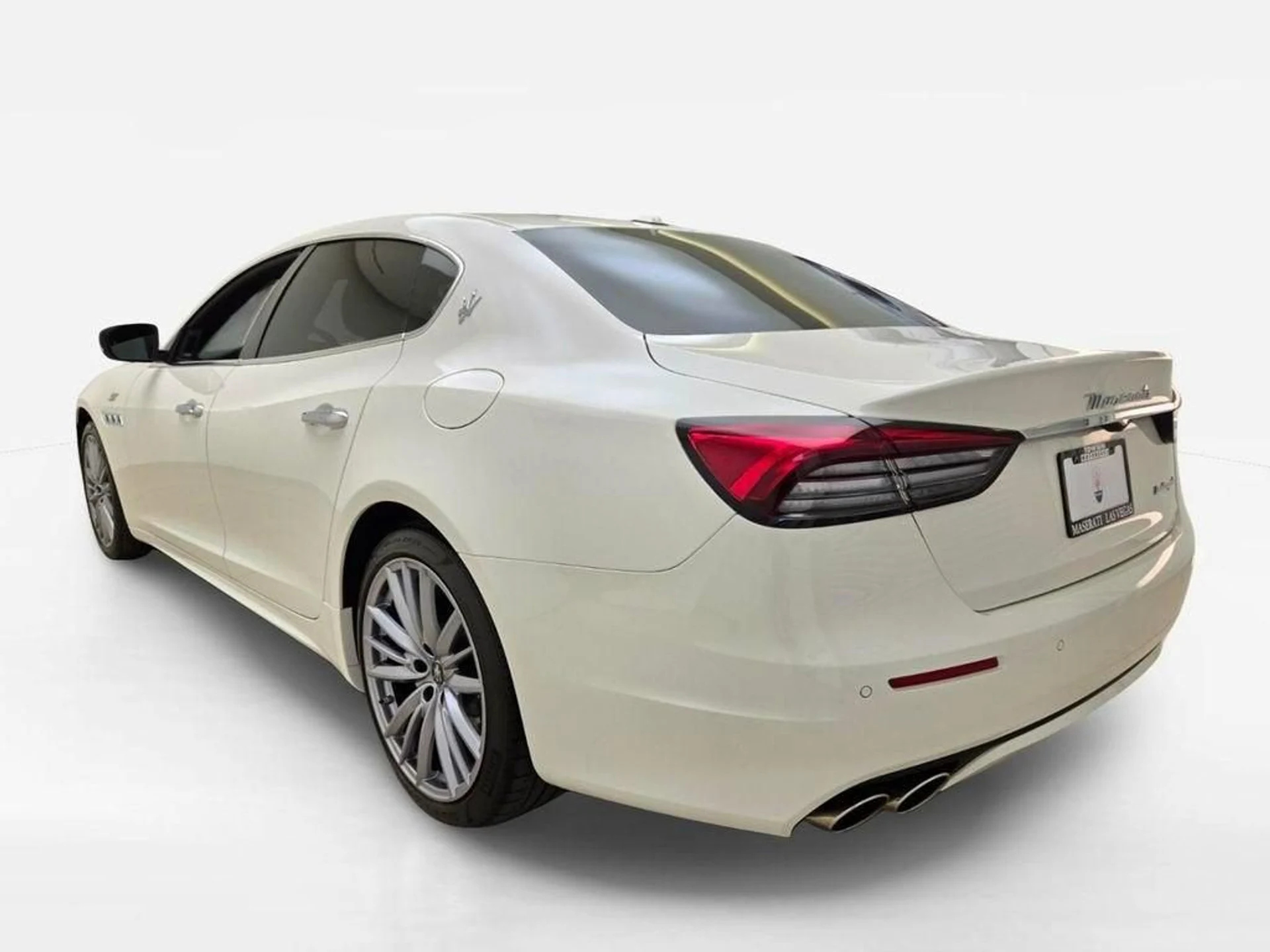 mph010_2940943_Used_2023_Maserati_Quattroporte_GT_1776933867_f2b919f03c