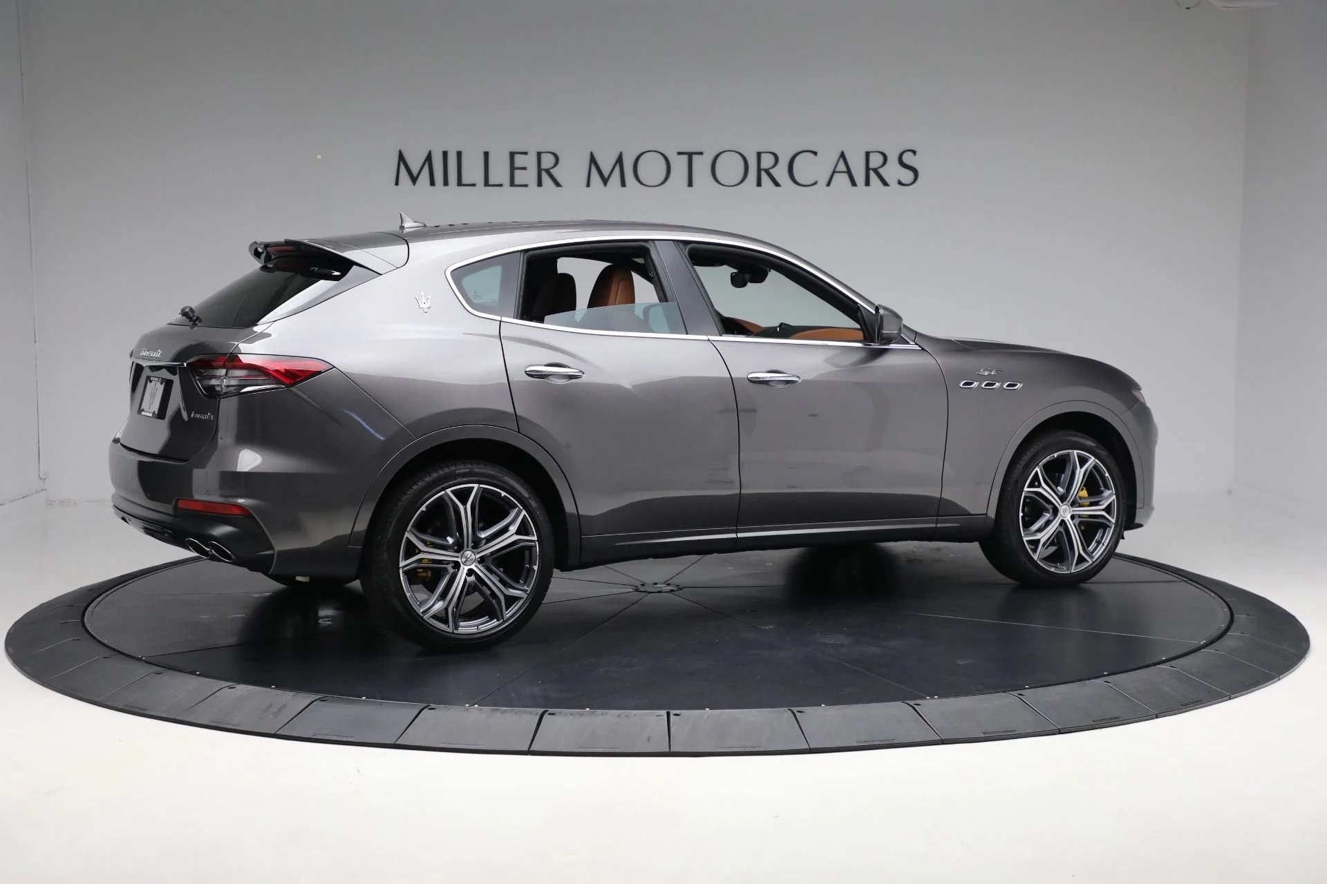 mph010_294382817_Used_2022_Maserati_Levante_GT_a9ca773533