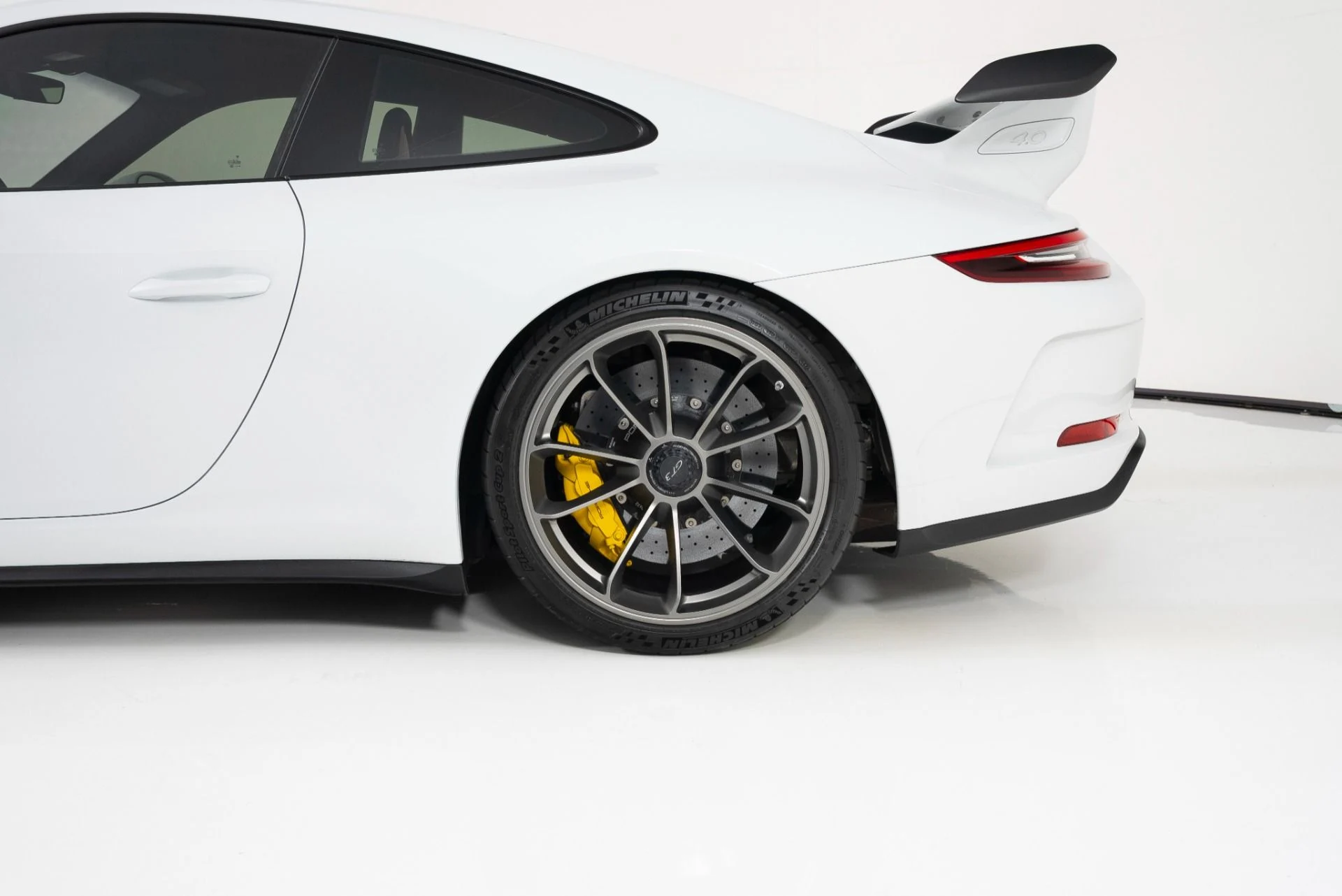 mph010_294888120_Used_2018_Porsche_911_GT_3_1758566957_859e59dfe1