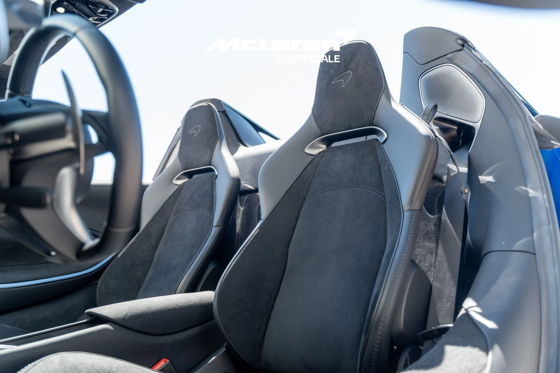 mph010_2951937819_Used_2025_MCLAREN_ARTURA_Performance_1774894895_3a30e1cf8e