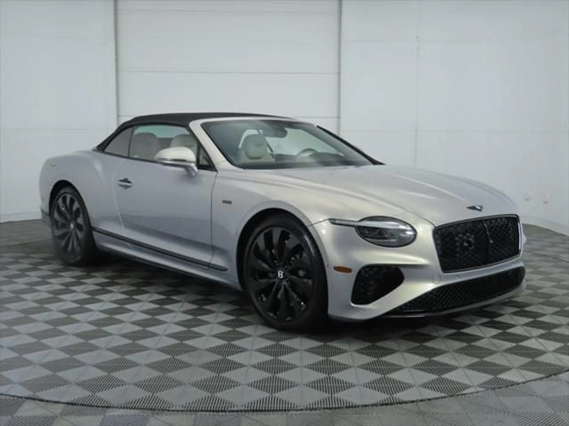 mph010_2962445728_new_2025_bentley_continental_gtblackeditionconvertible_8119_22910189_11_640_ff78cc9dcd