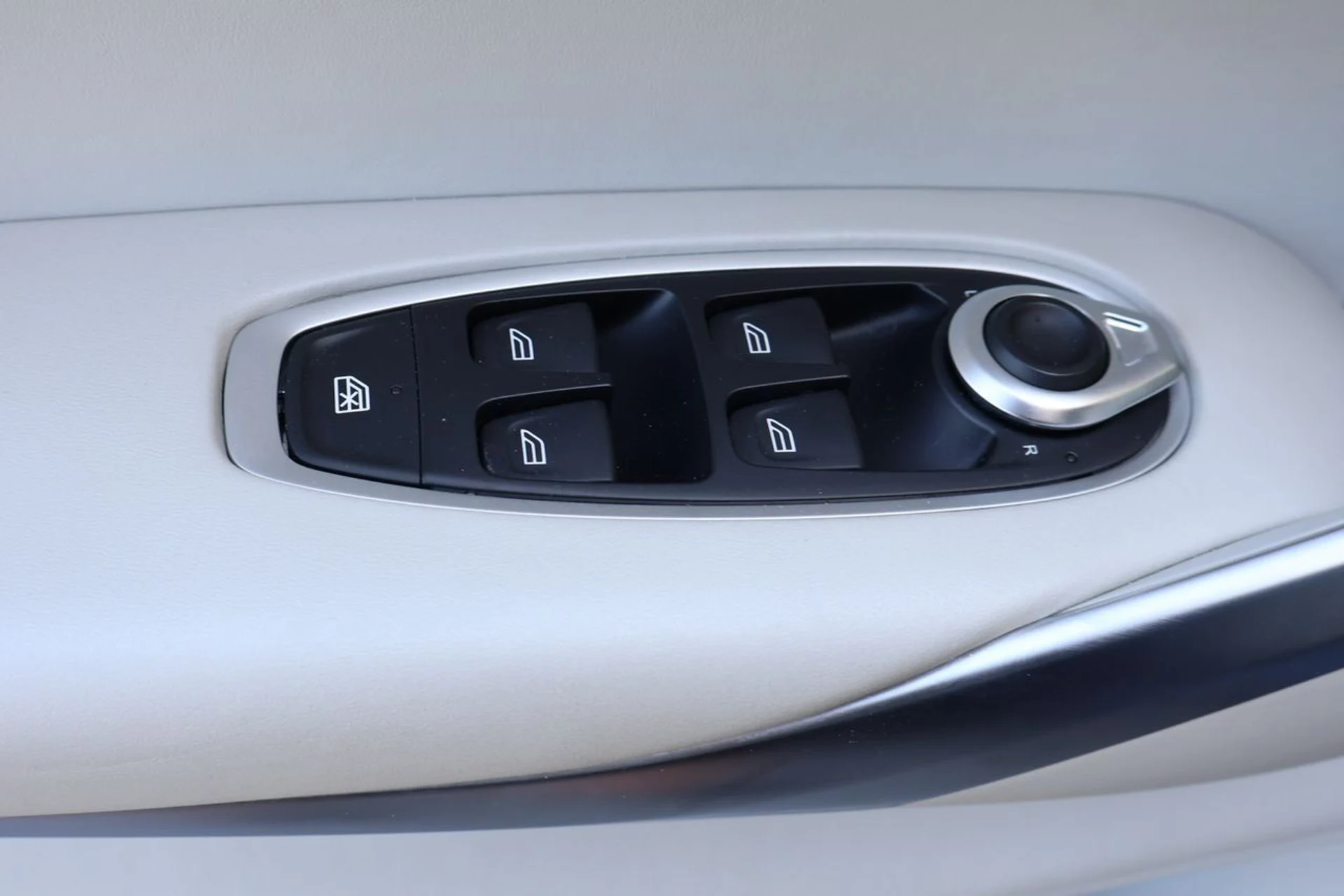 mph010_2968141074_11_16e0e12d5d