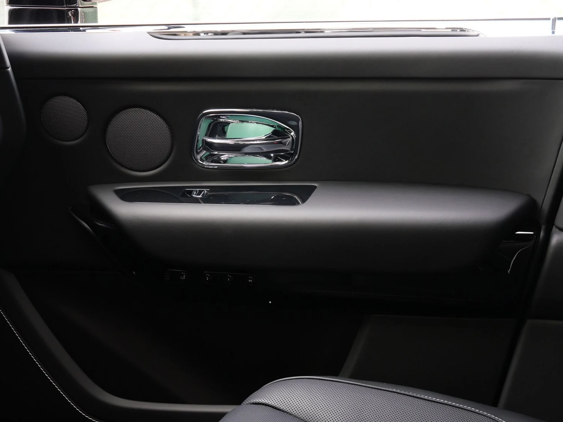 mph010_2970517796_aa46921acb64b10d6b804d00681e95c9x_81c4541152