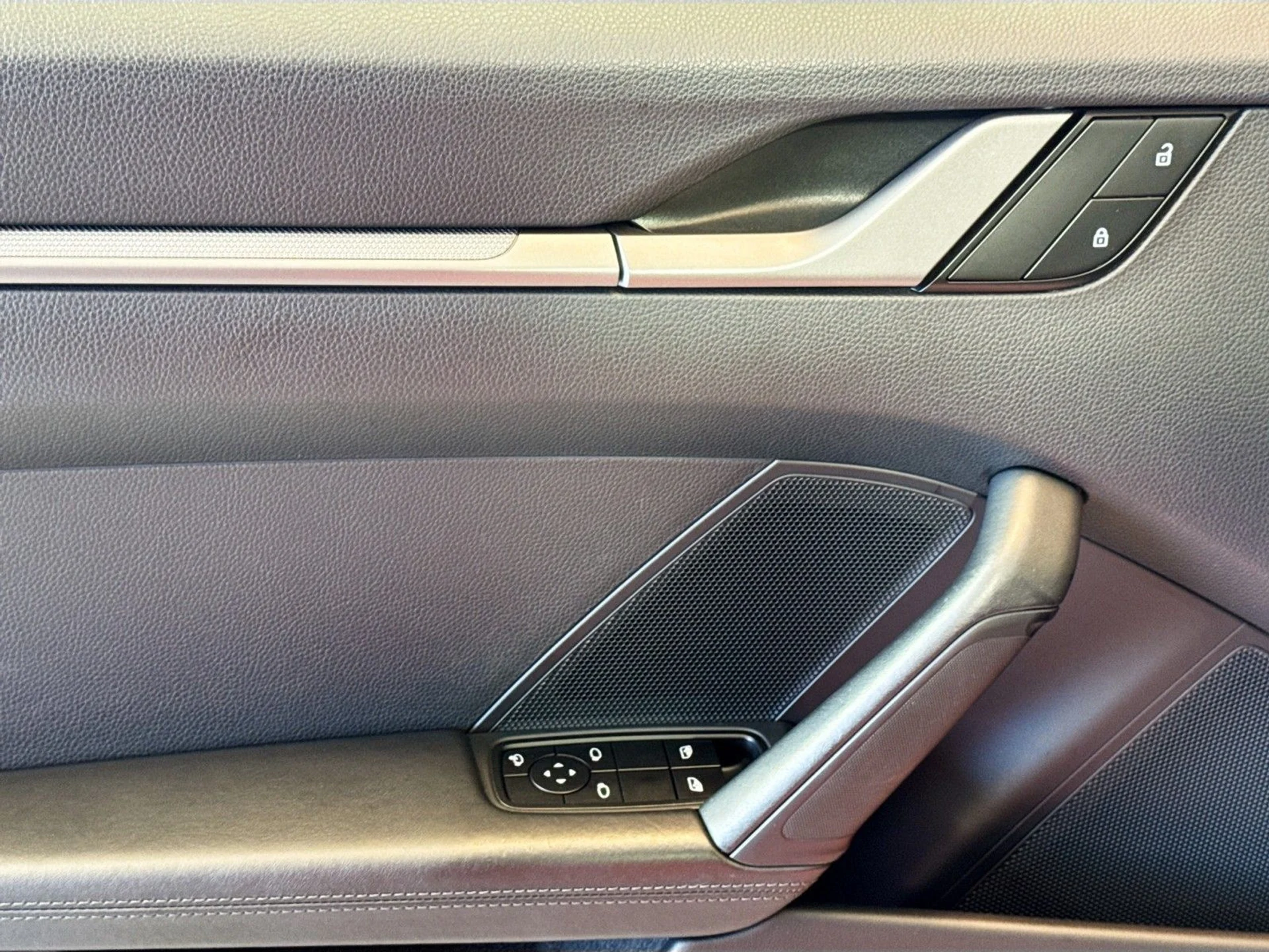 mph010_2970816454_a72153d41273047a21a5b9456a54cf16_209647db00