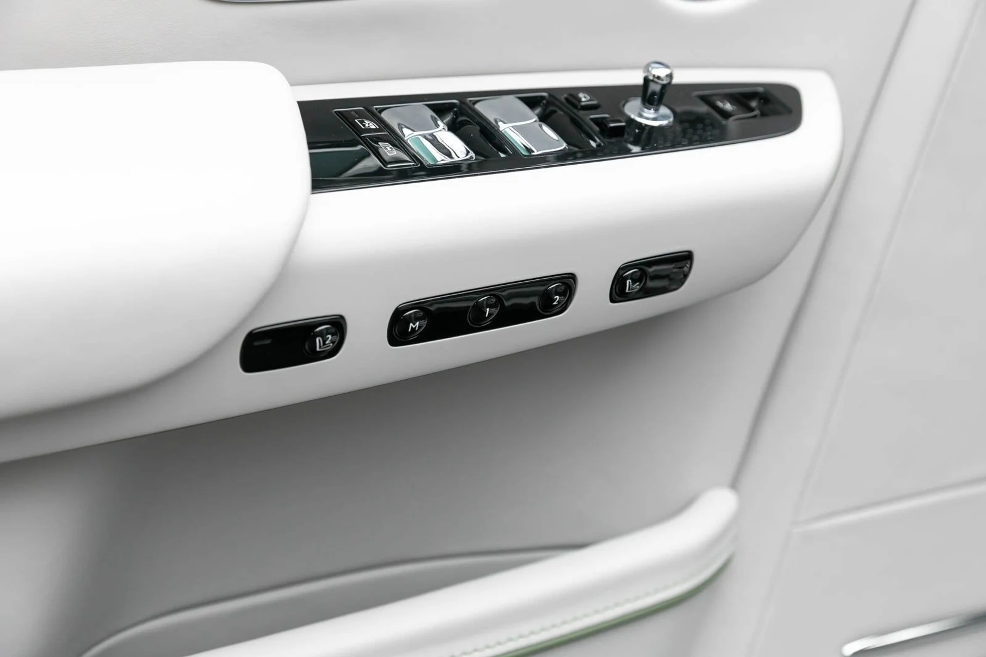 mph010_2970928456_11_64c85bb2f1