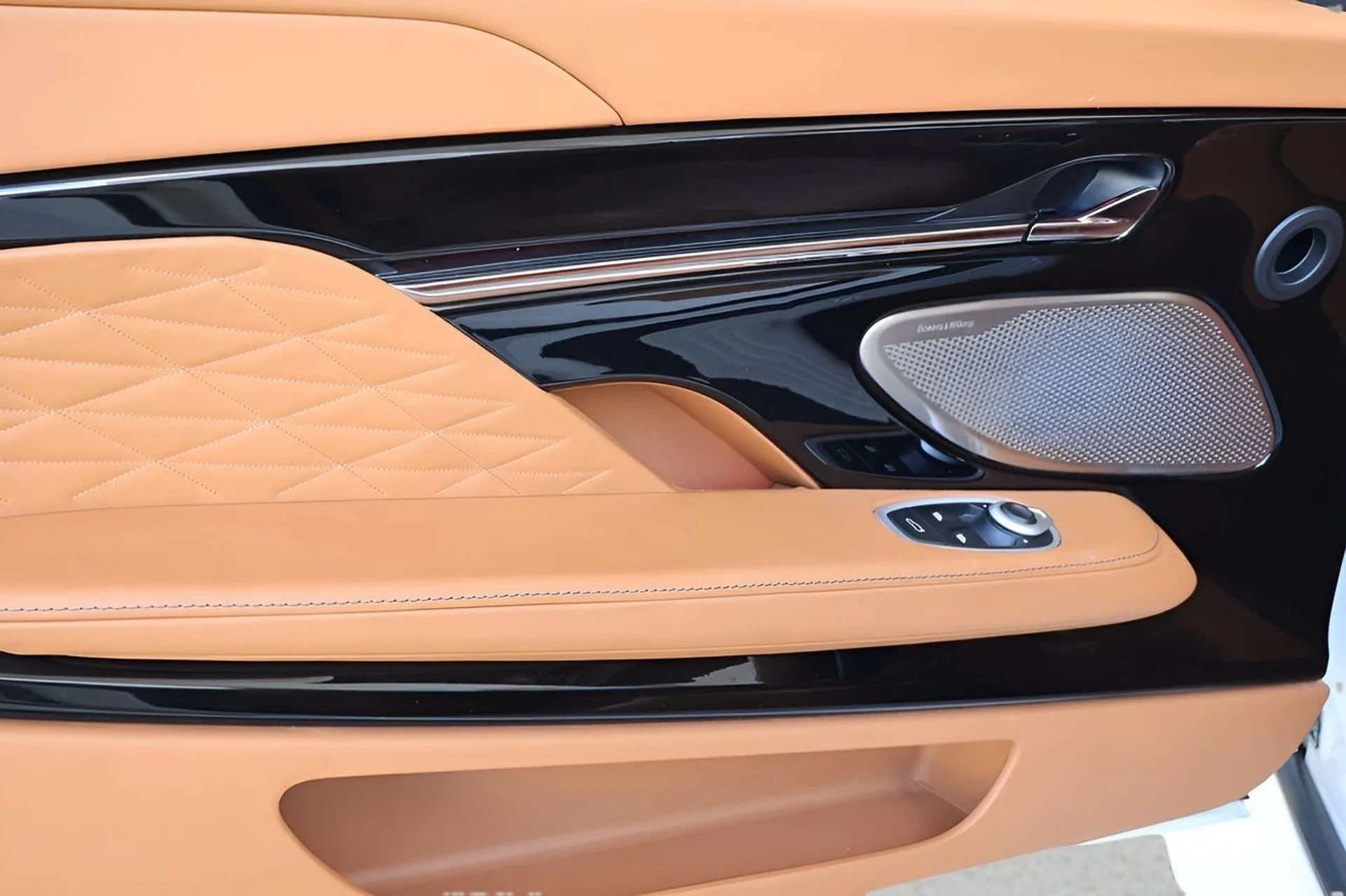 mph010_2980072004_11_ae6e1a2bc0