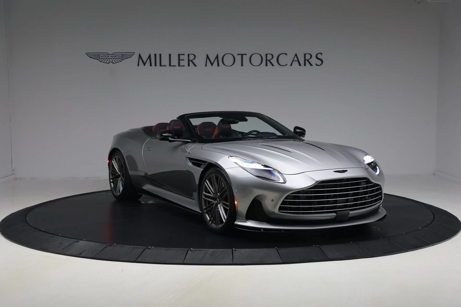 mph010_2987209374_Used_2024_Aston_Martin_DB_12_Volante_1789831142_46995f013d