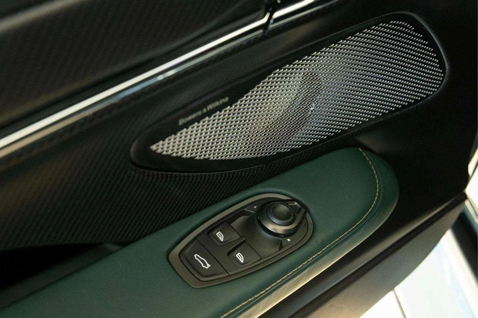 mph010_2988222131_u_JOUTN_5e_E2is_Znbecavw_Zyv_U_Oh_Y_decd32bb64