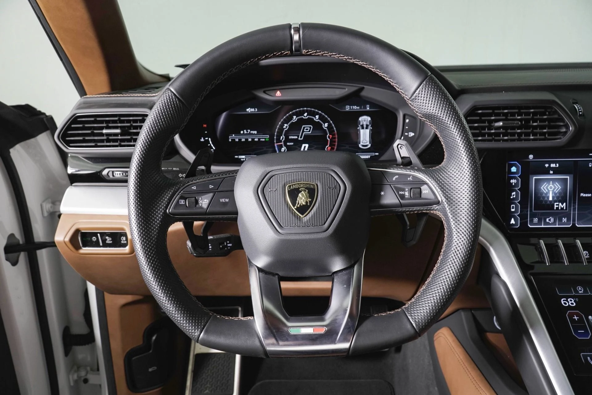 mph010_2997880828_Used_2022_Lamborghini_Urus_1785773690_366014faaa