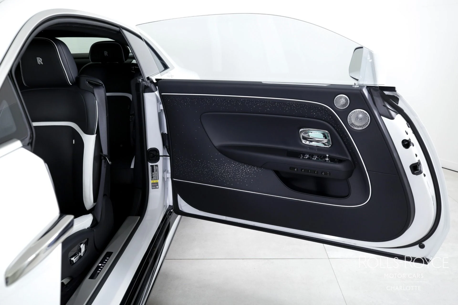 mph010_2999752020_Used_2024_Rolls_Royce_Spectre_1709308220_30923abd05