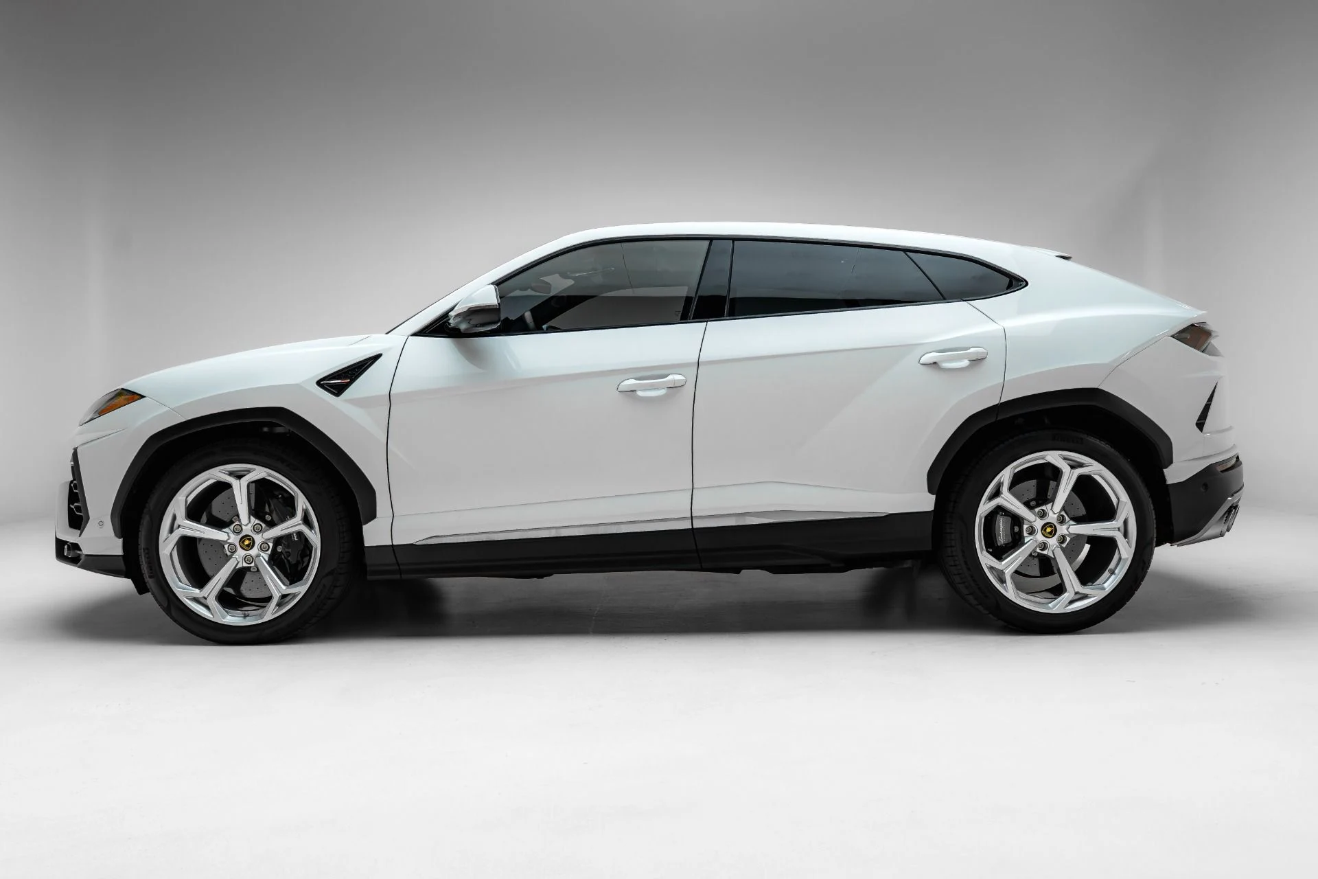 mph010_3004322651_Used_2020_Lamborghini_Urus_1780965455_3a66244f29