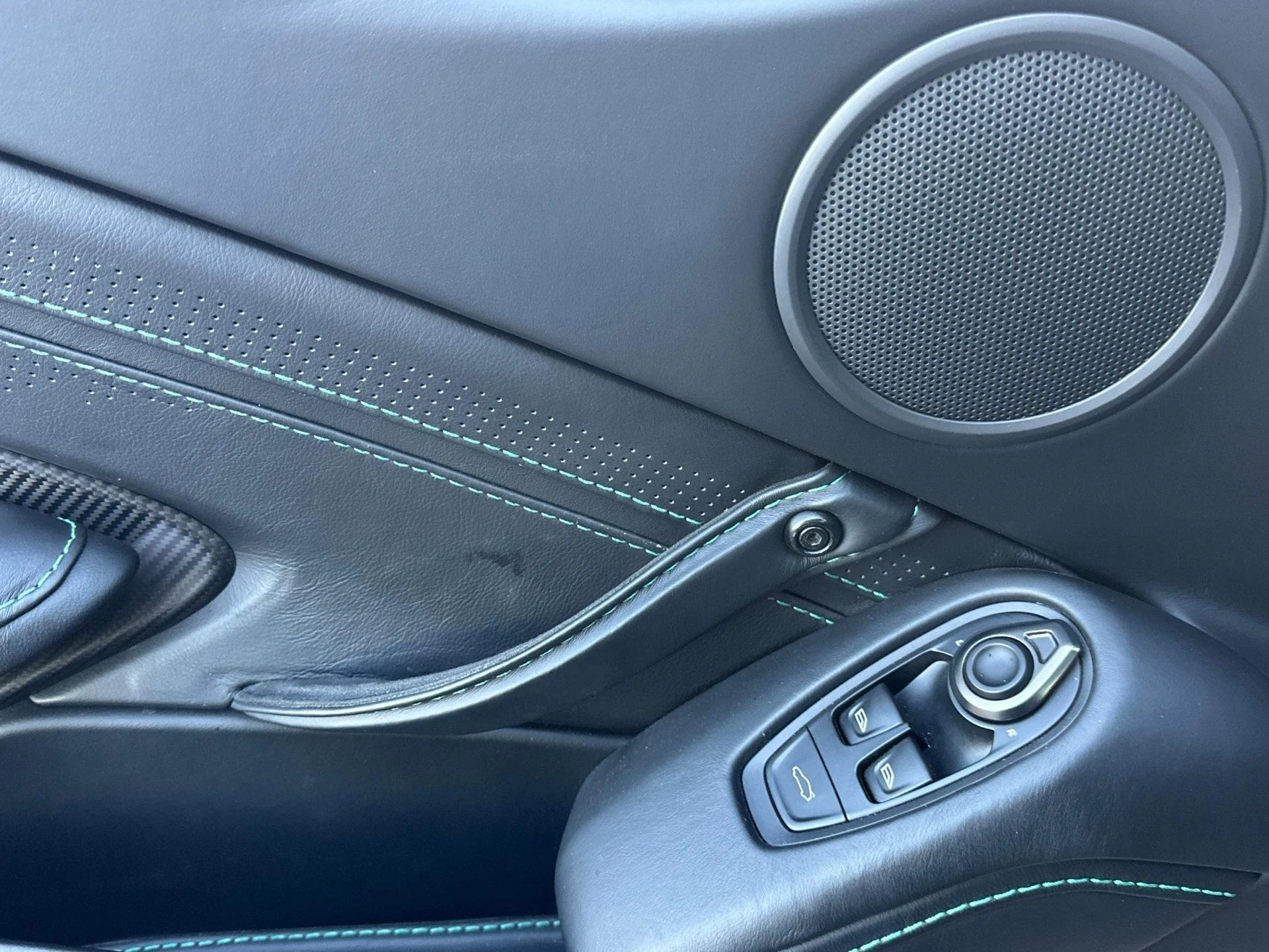 mph010_3011382604_Used_2019_Aston_Martin_Vantage_Timeless_CPO_1762507829_bfa41a815a