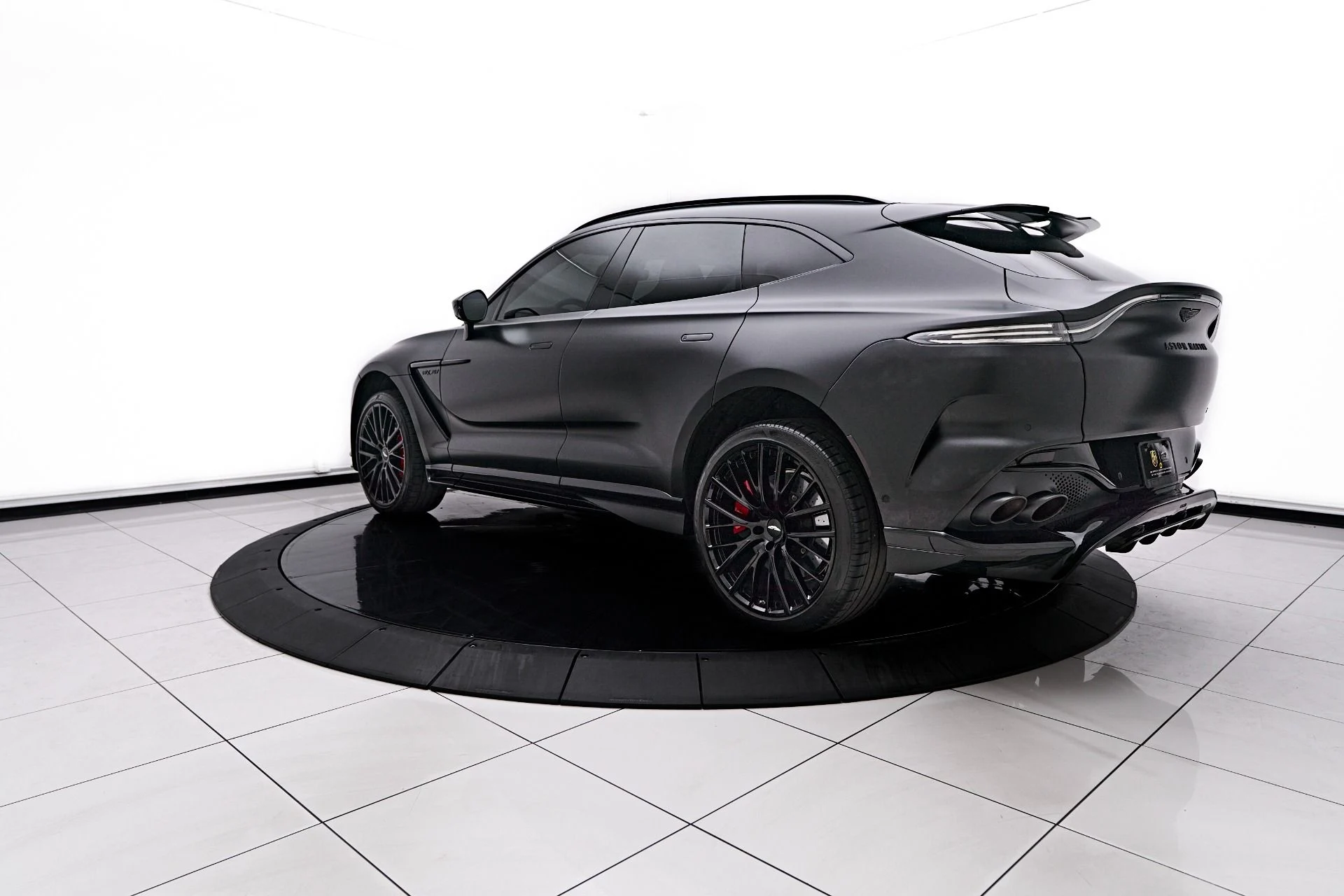 mph010_3014092208_Used_2023_Aston_Martin_DBX_707_1754786768_ac679b4193