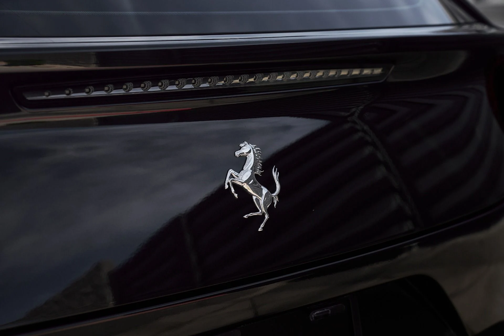 mph010_3018636738_Used_2018_Ferrari_GTC_4_Lusso_V12_1764210110_27211c7970