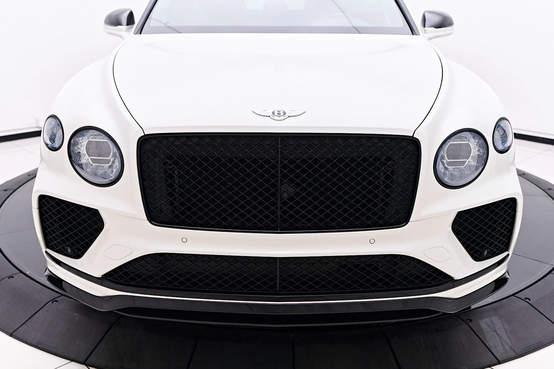 mph010_3026155093_Used_2022_Bentley_Bentayga_V8_1745347075_9b6785c91a
