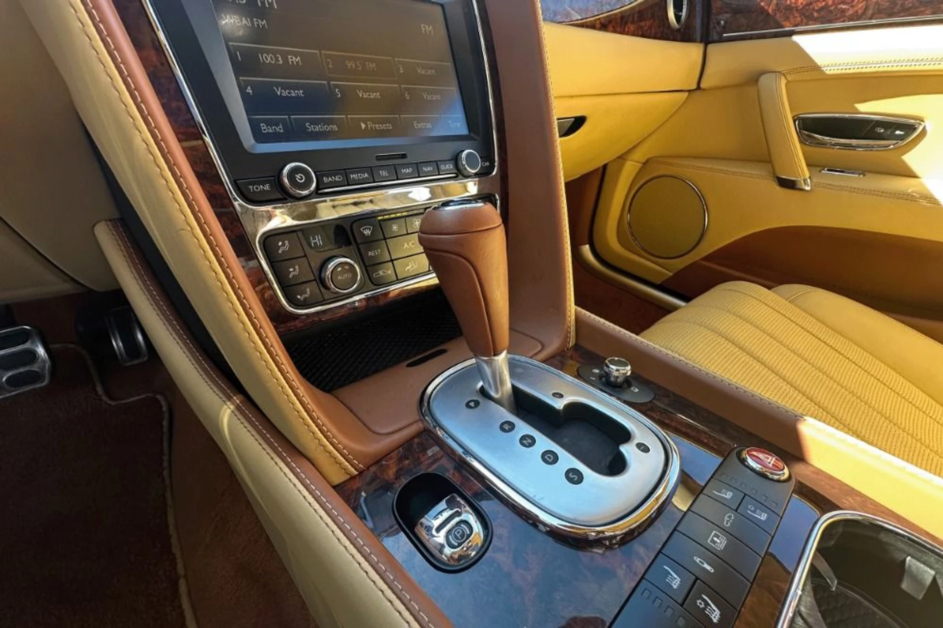 mph010_3046485998_Used_2014_Bentley_Flying_Spur_1773932097_cd50814ca6