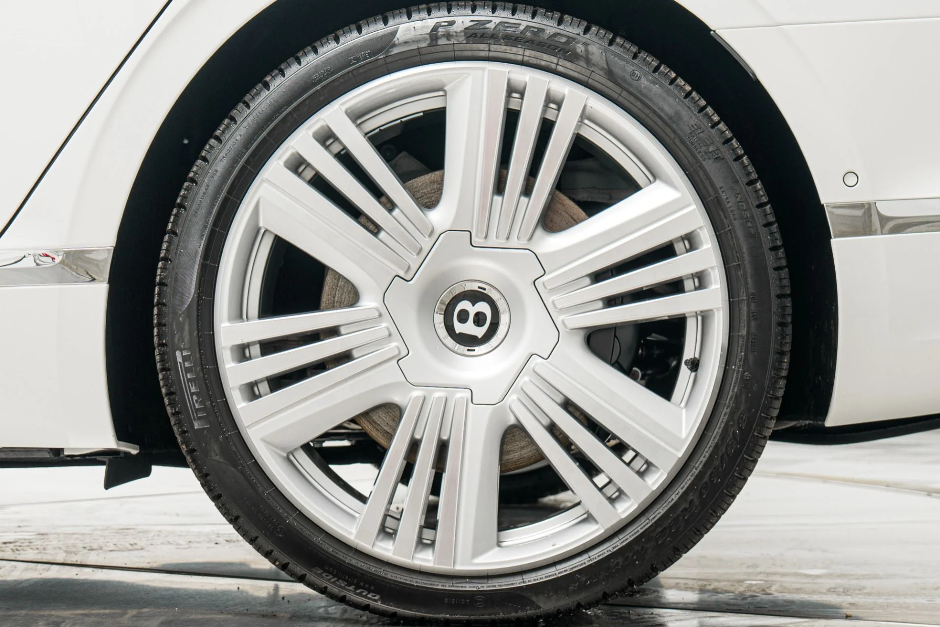 mph010_3049433682_Used_2026_Bentley_Flying_Spur_Azure_1772059089_c6ef440a8d