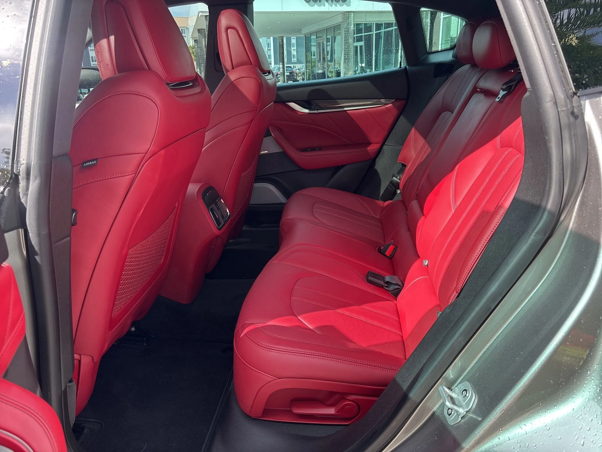 mph010_3050682135_53416de052ec4b1496d955ba73046f62_01ff566deb