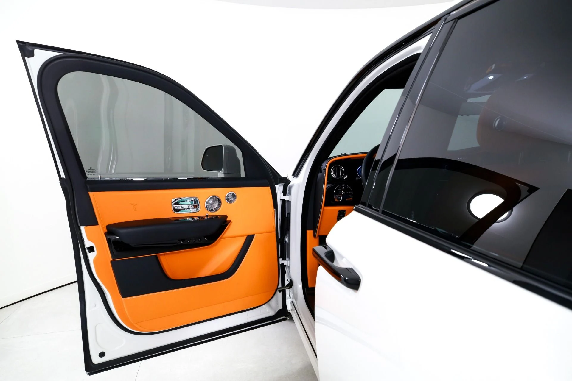 mph010_3055552415_Used_2025_Rolls_Royce_Black_Badge_Cullinan_1773240661_1e3a2f54a8